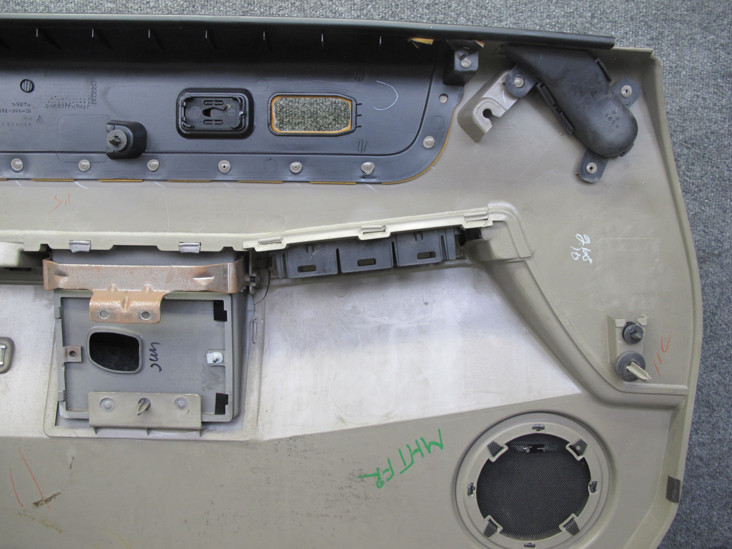 2003-2004 Hummer H2 Front Right Pass Side Door Interior Trim Cover Panel