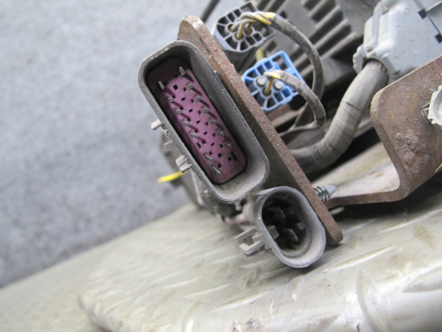 2003-2004 Hummer H2 Air Ride Suspension Compressor Pump Module 980421