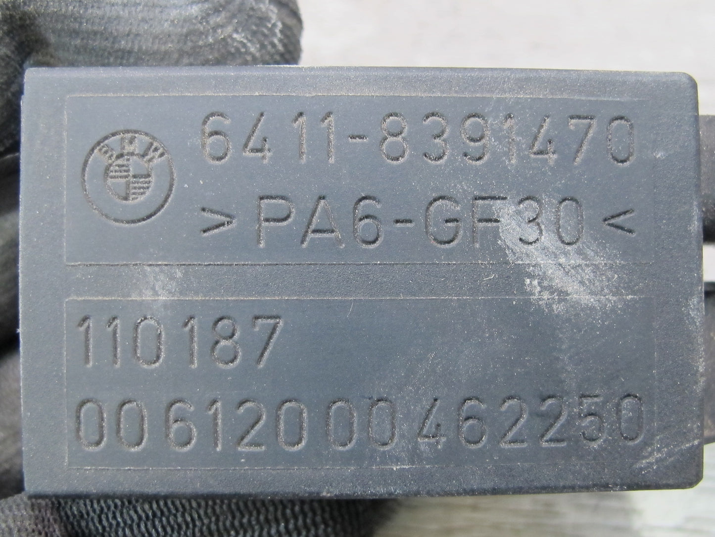 01-06 BMW E46 330ci Auxiliary AUX Cooling Fan Control Module 8391470 OEM