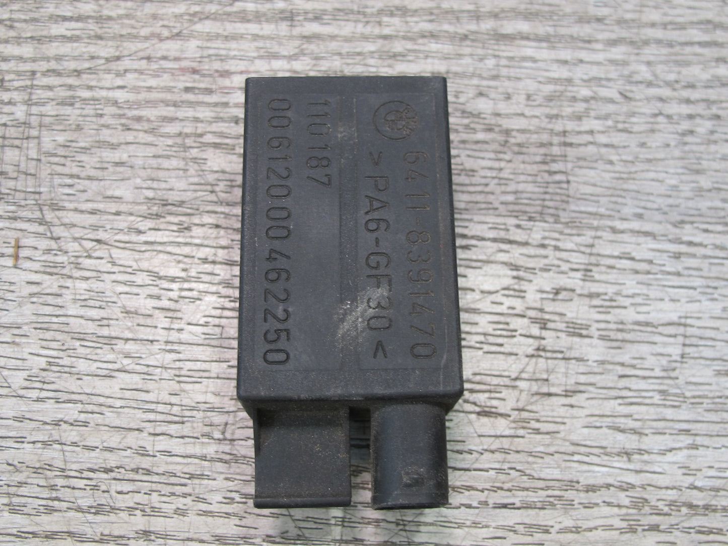 01-06 BMW E46 330ci Auxiliary AUX Cooling Fan Control Module 8391470 OEM