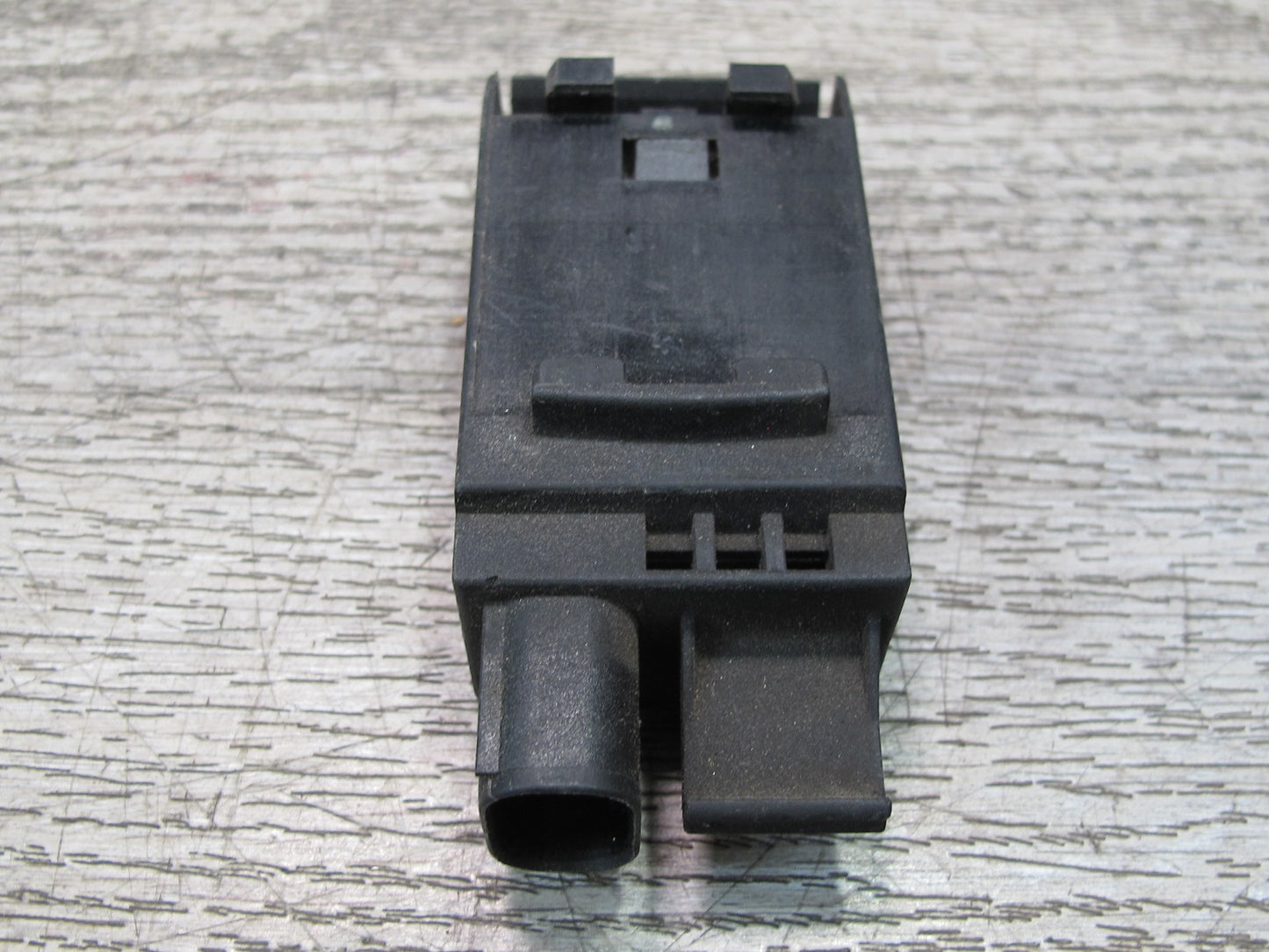 01-06 BMW E46 330ci Auxiliary AUX Cooling Fan Control Module 8391470 OEM