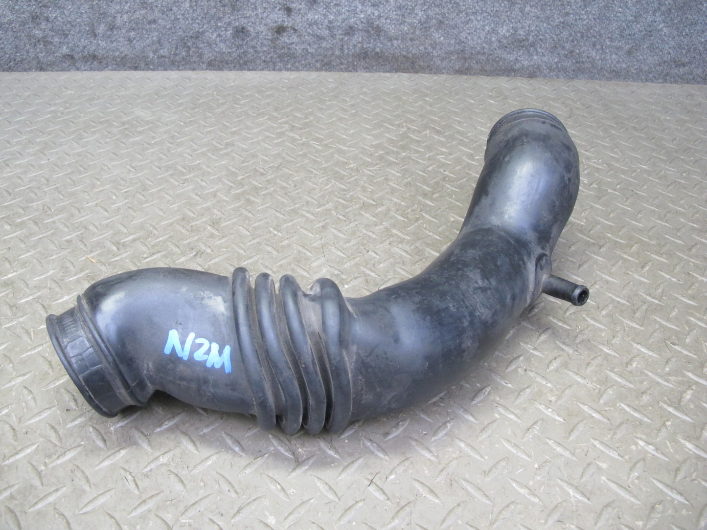 90-96 Nissan Z32 300ZX Turbo Set of 2 Left & Right Air Intake Duct Tube Pipe OEM