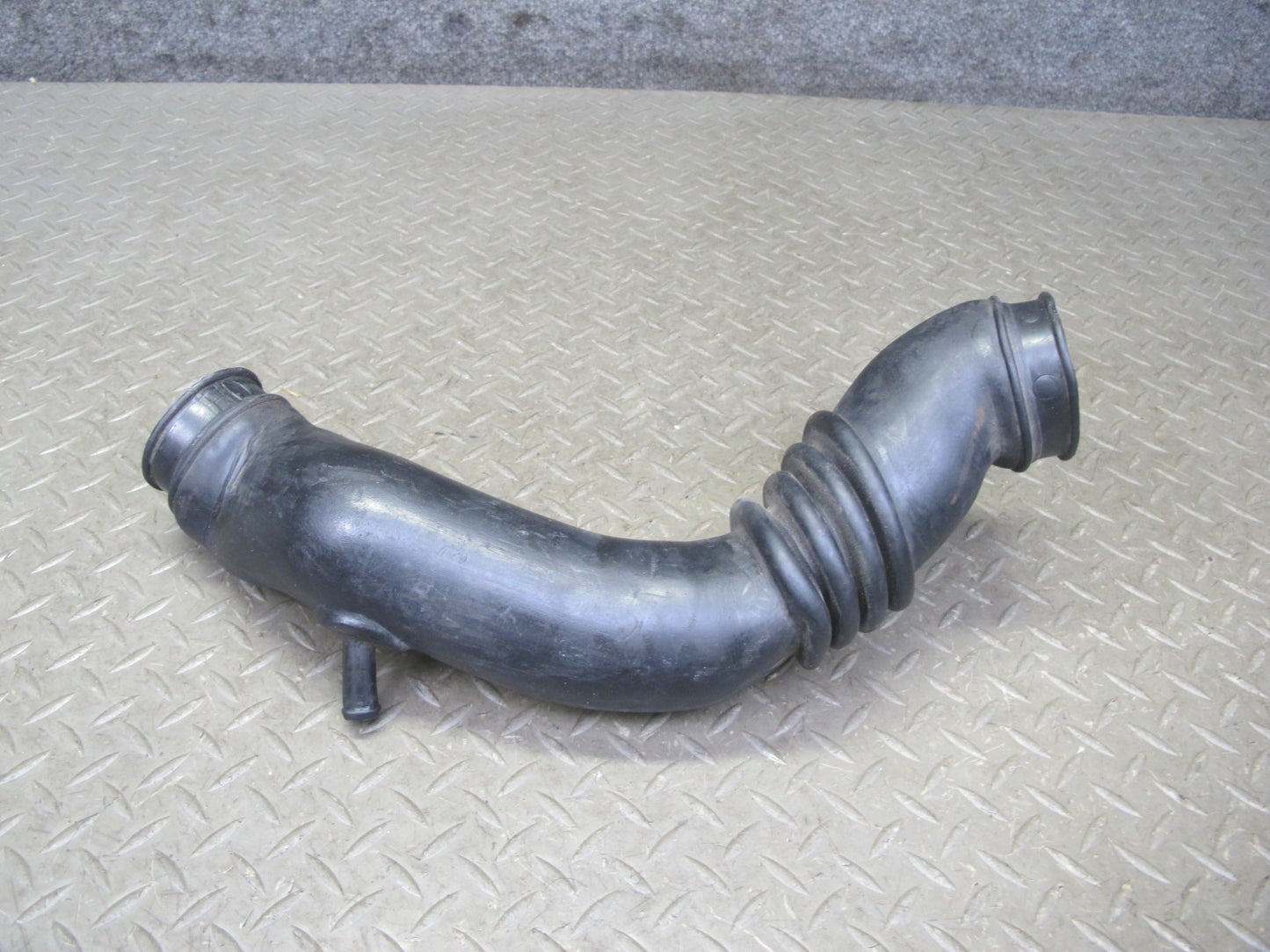 90-96 Nissan Z32 300ZX Turbo Set of 2 Left & Right Air Intake Duct Tube Pipe OEM