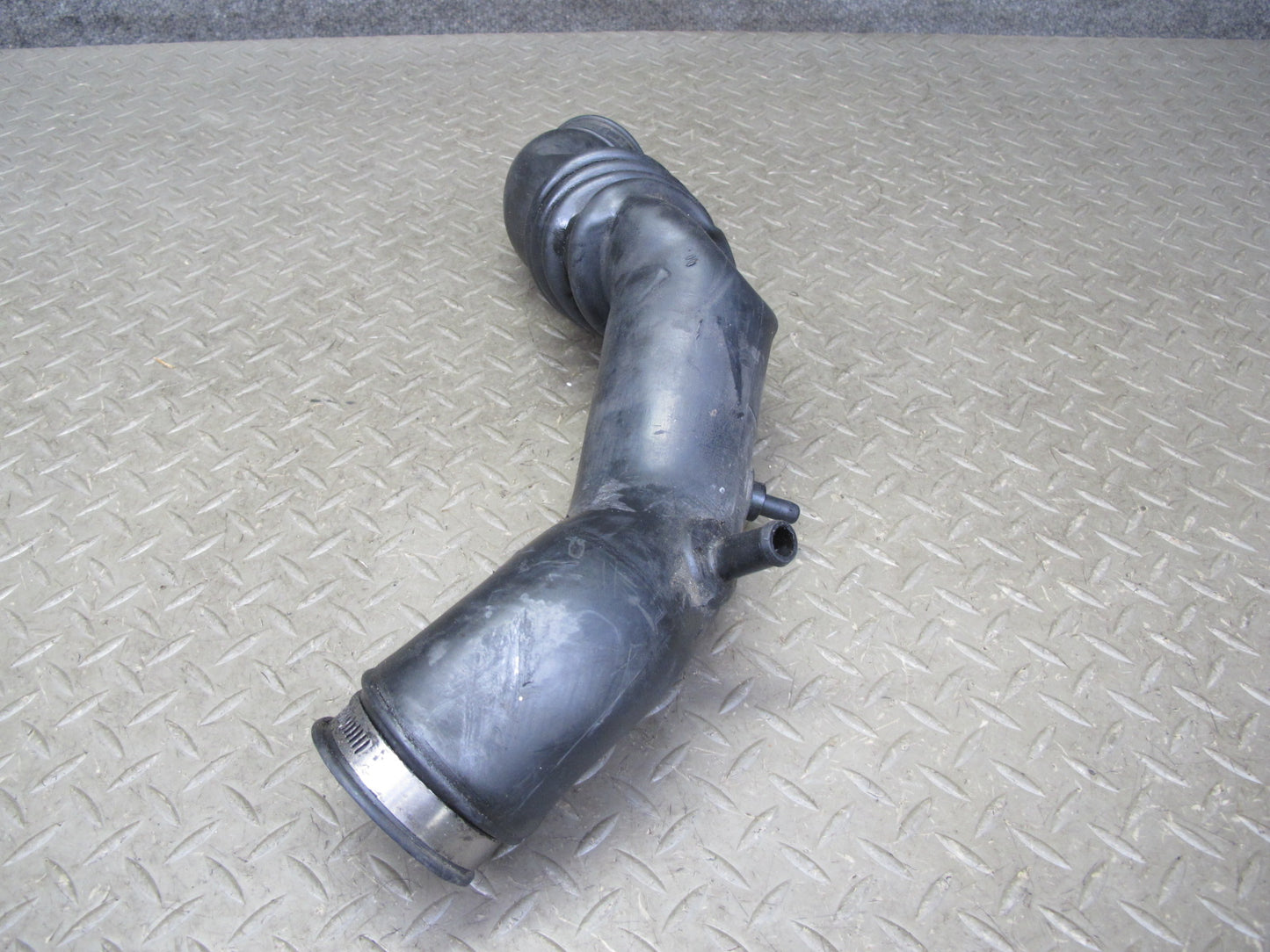 90-96 Nissan Z32 300ZX Turbo Set of 2 Left & Right Air Intake Duct Tube Pipe OEM