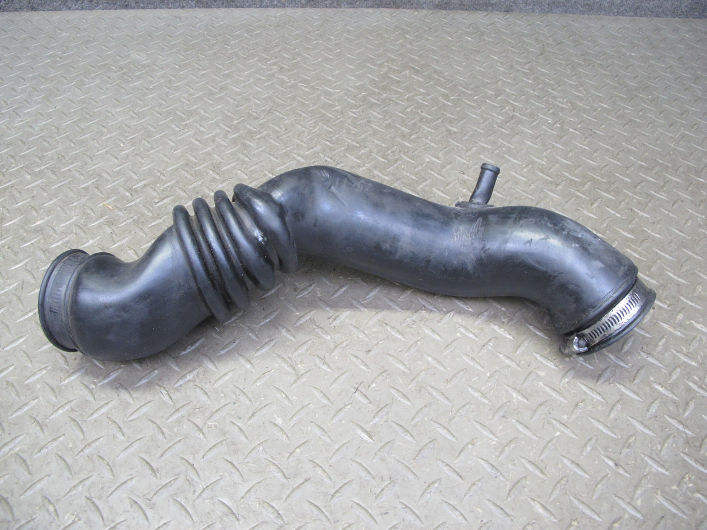 90-96 Nissan Z32 300ZX Turbo Set of 2 Left & Right Air Intake Duct Tube Pipe OEM