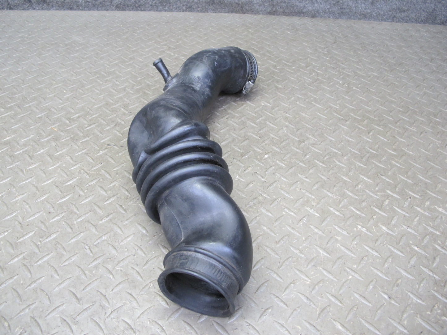 90-96 Nissan Z32 300ZX Turbo Set of 2 Left & Right Air Intake Duct Tube Pipe OEM