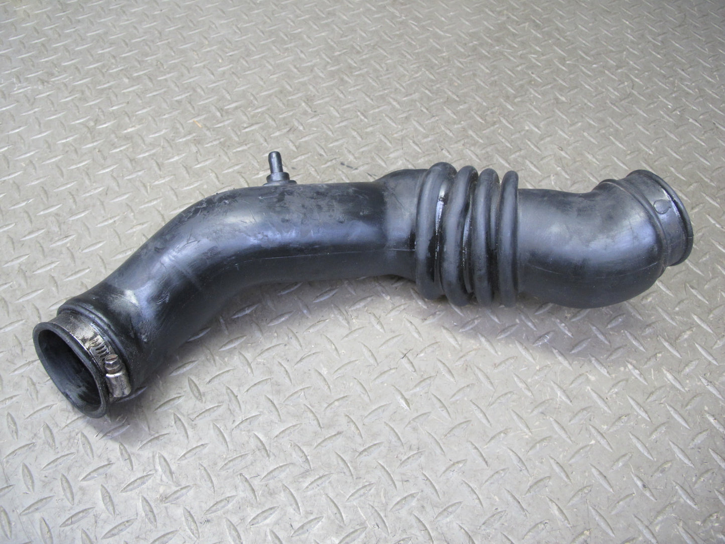 90-96 Nissan Z32 300ZX Turbo Set of 2 Left & Right Air Intake Duct Tube Pipe OEM