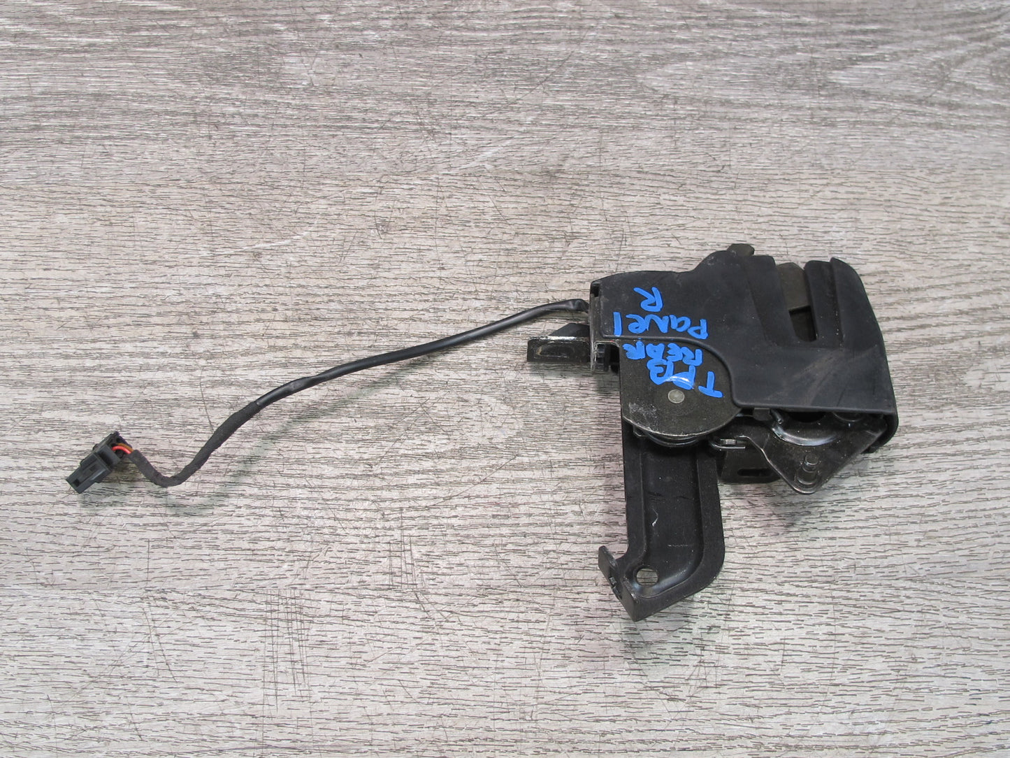 01-06 BMW E46 330CI Convertible Set of 2 Rear Folding TOP Roof Lock Latch OEM