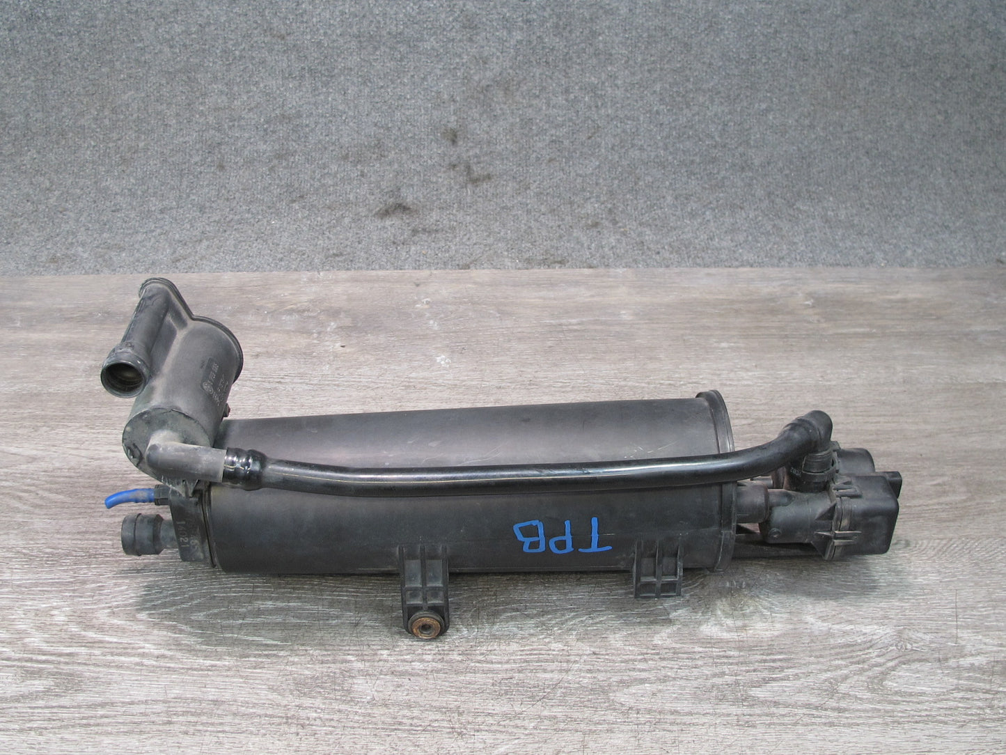 01-06 BMW E46 330ci M54 Fuel Evap Vapor Charcoal Canister w Leak Pump Assy OEM