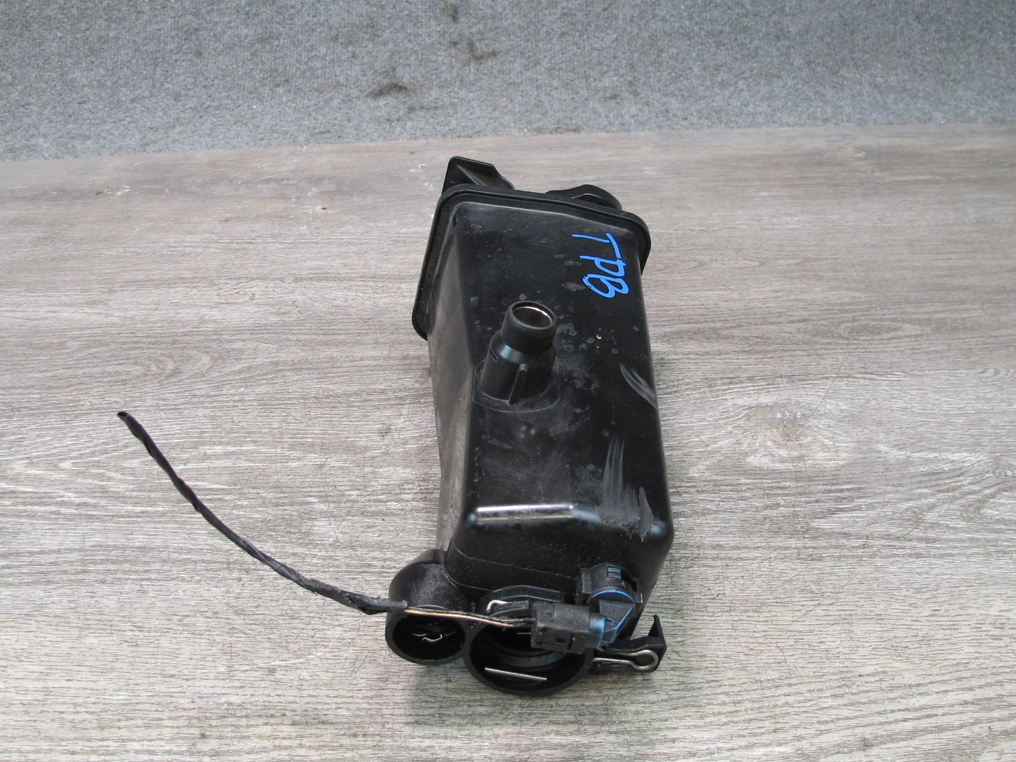 01-06 BMW E46 330ci Engine Coolant Expansion Reservoir Behr