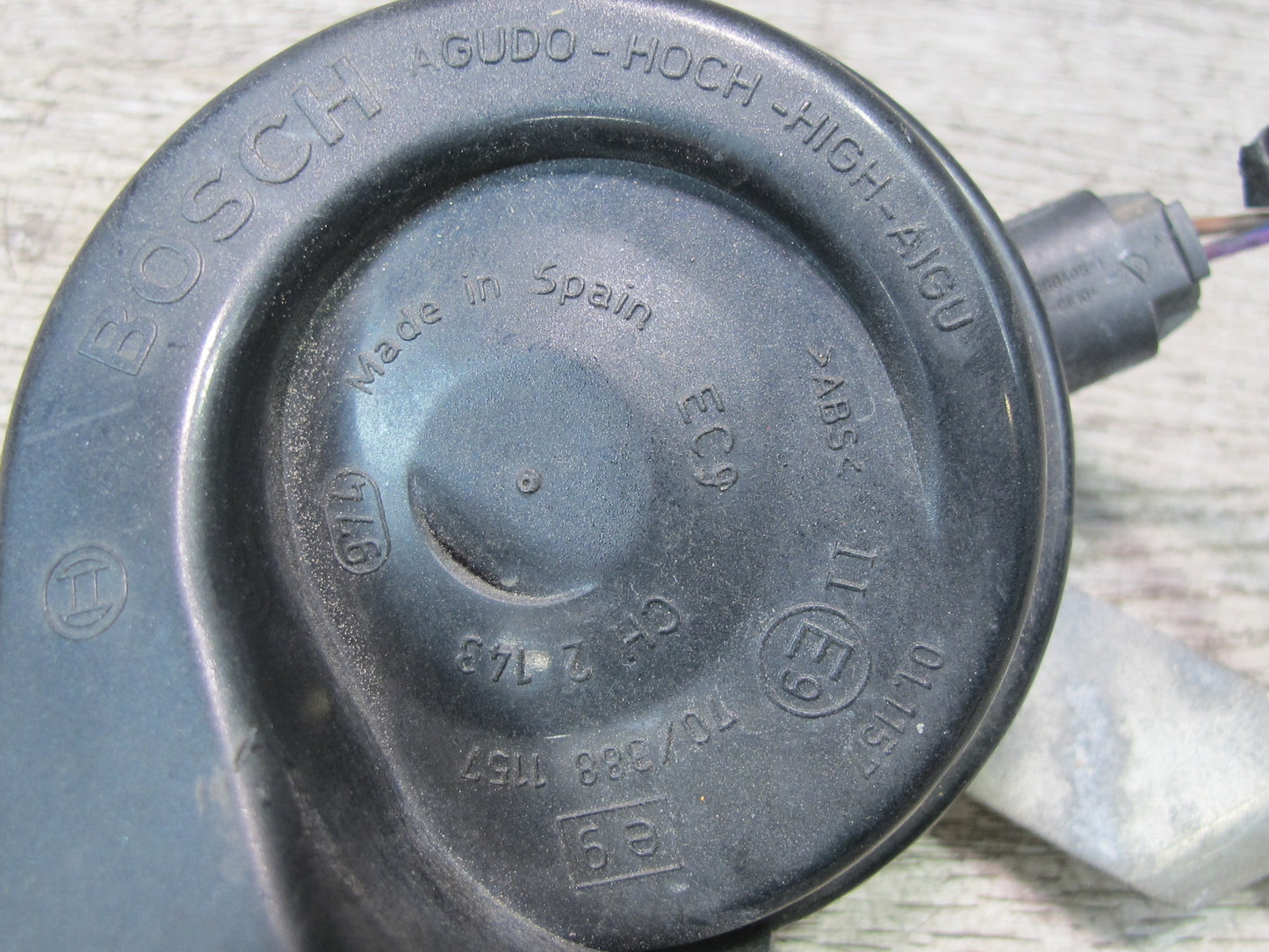 01-06 BMW E46 330CI Set of 2 High & Low Tone Note Pitch Horn Signal OEM