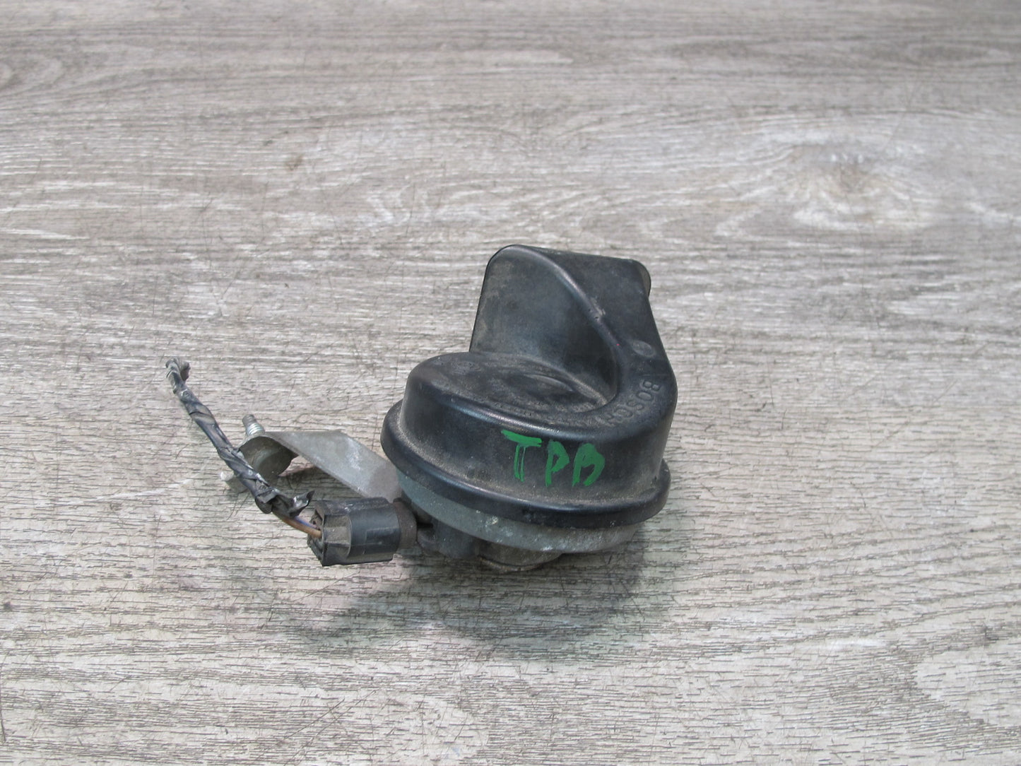 01-06 BMW E46 330CI Set of 2 High & Low Tone Note Pitch Horn Signal OEM