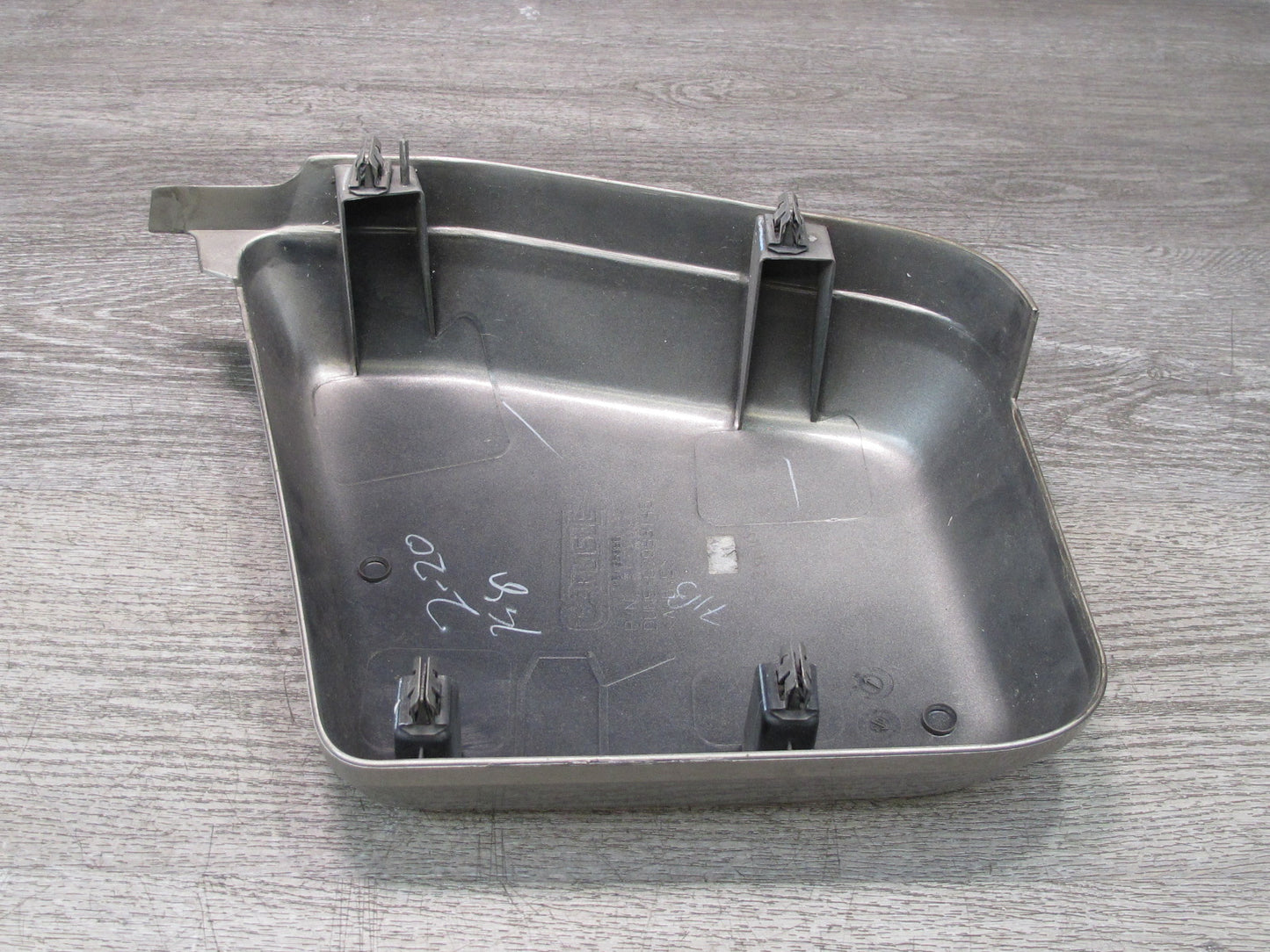 2003-2009 Hummer H2 Front Right Pass Side Cowl Vent Panel END Cap Cover