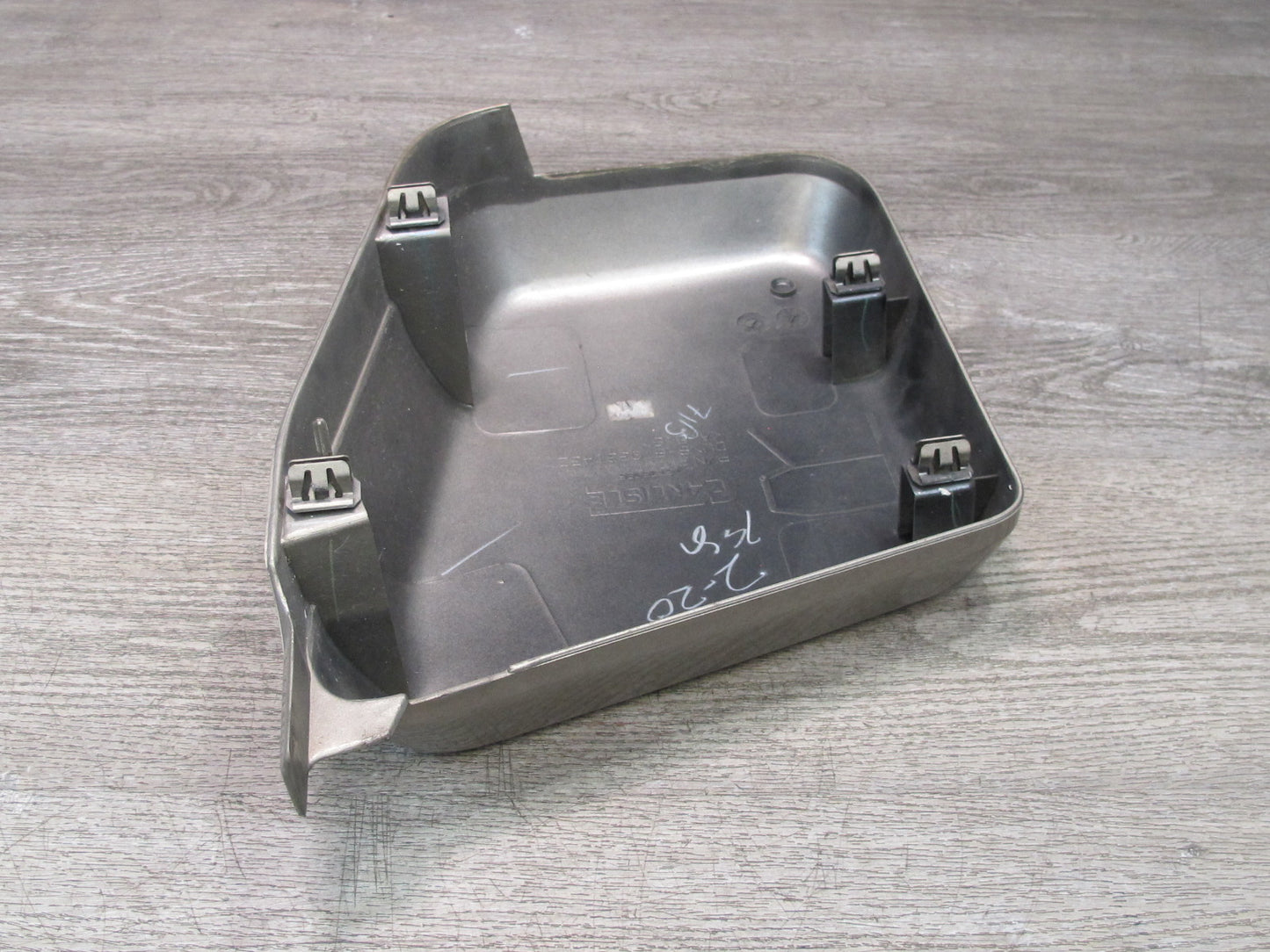 2003-2009 Hummer H2 Front Right Pass Side Cowl Vent Panel END Cap Cover