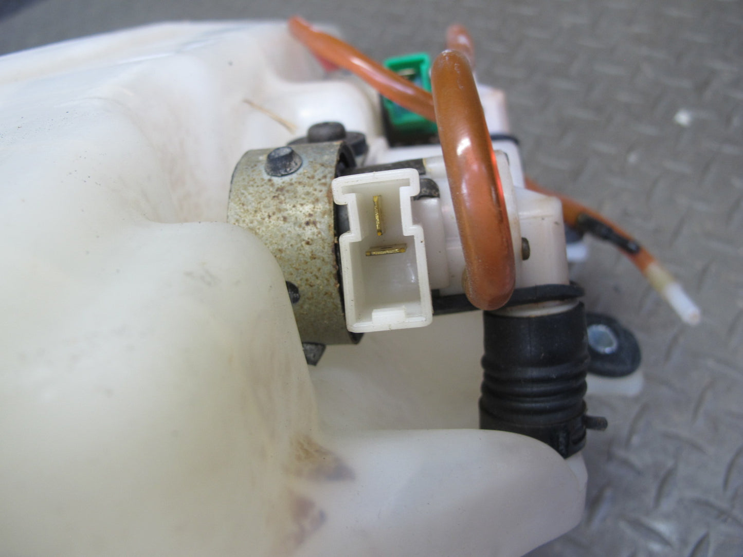 90-94 Nissan Z32 300ZX 2+0 Windshield Washer Reservoir Tank w Pumps OEM