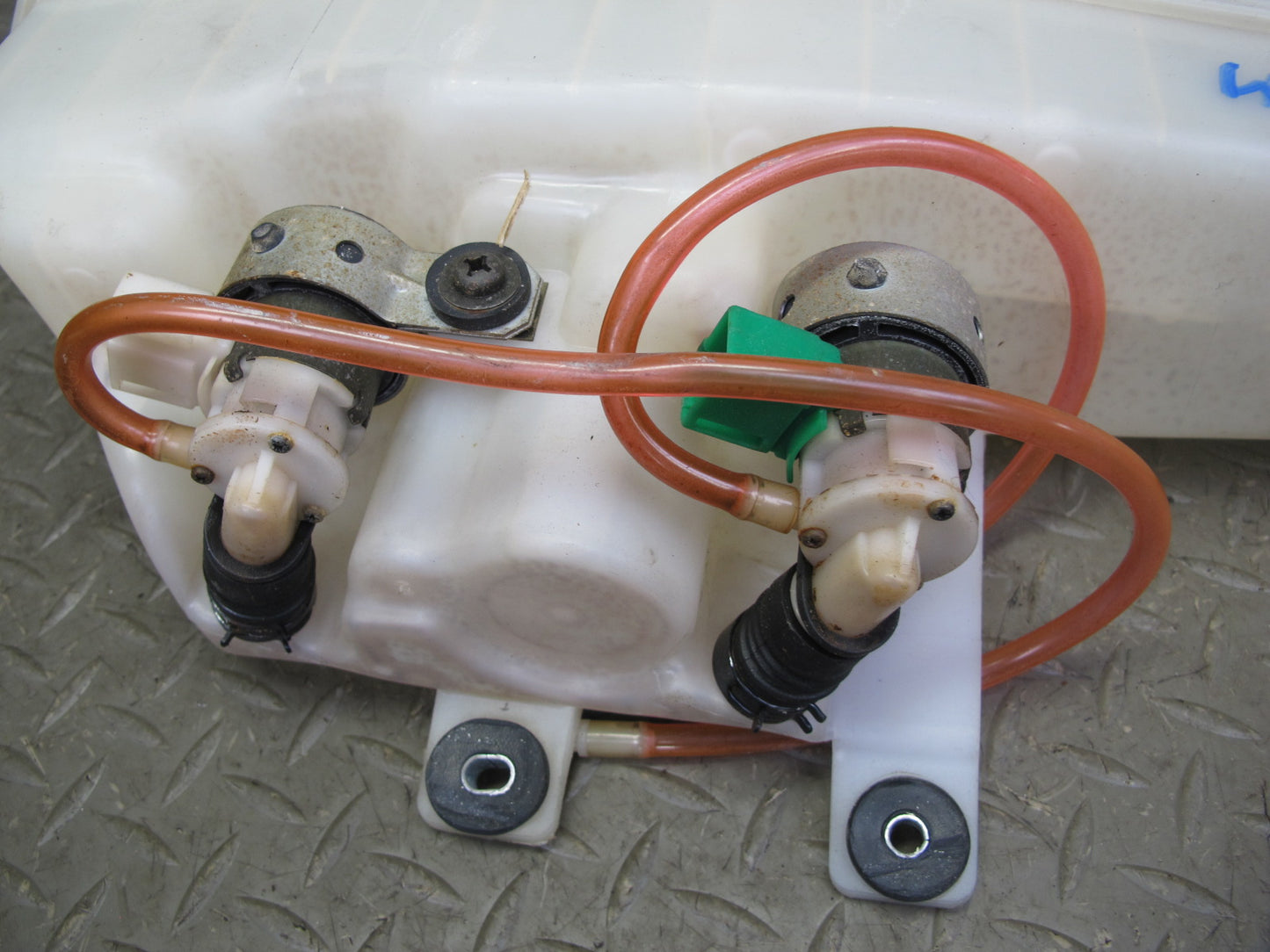 90-94 Nissan Z32 300ZX 2+0 Windshield Washer Reservoir Tank w Pumps OEM