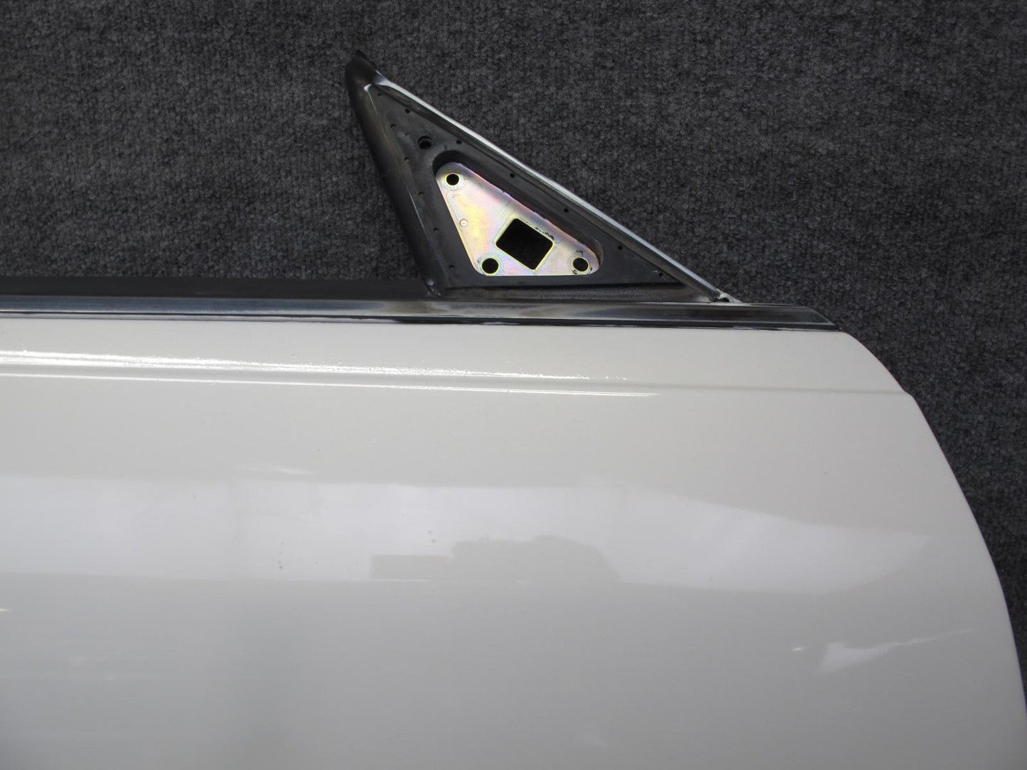 96-00 Toyota MARK2 JZX100 Tourer Front Right Door Shell Panel White 37k Mile OEM