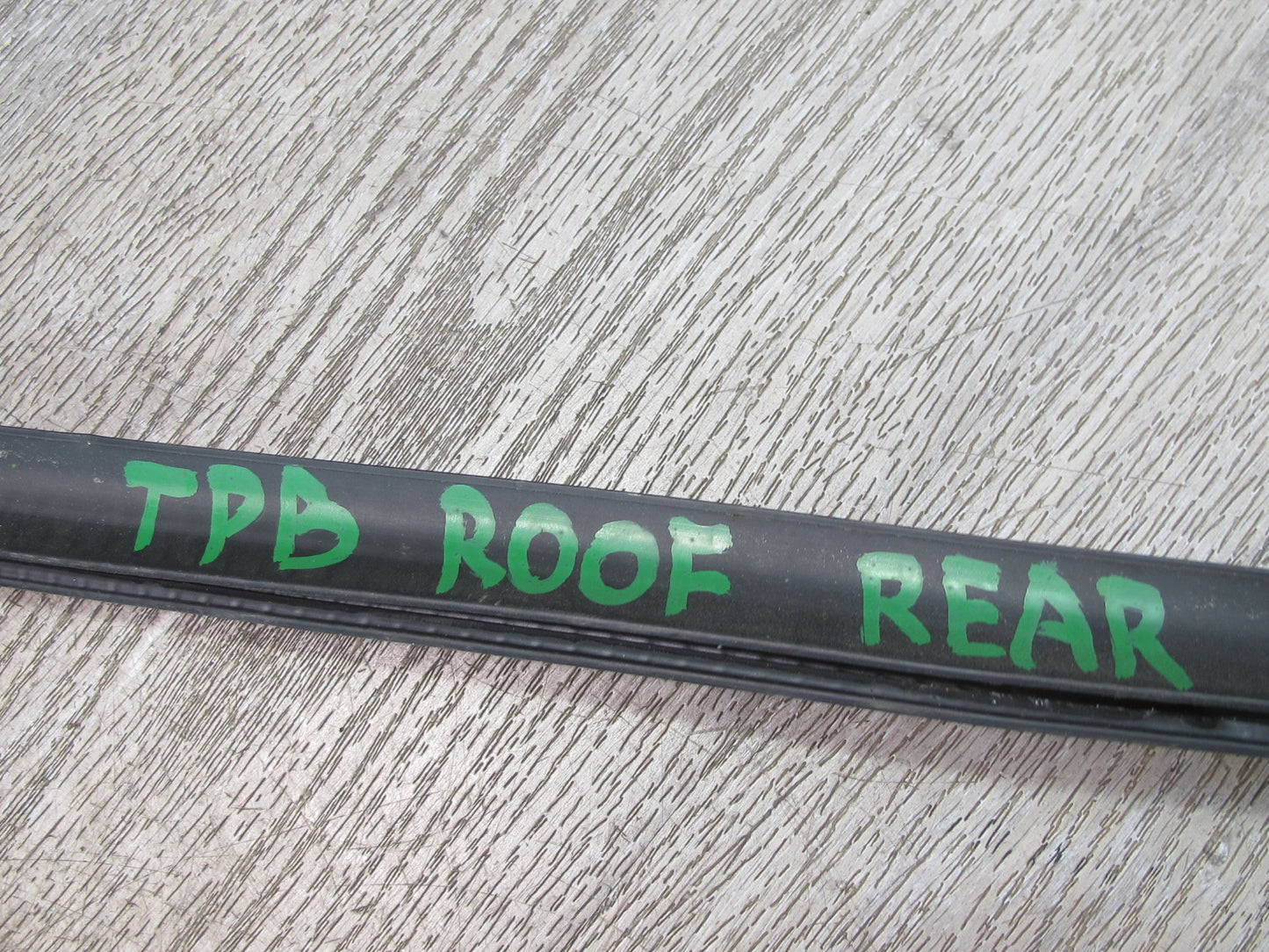 01-06 BMW E46 330ci Convertible Rear Roof Flap Weatherstrip Rubber Seal OEM