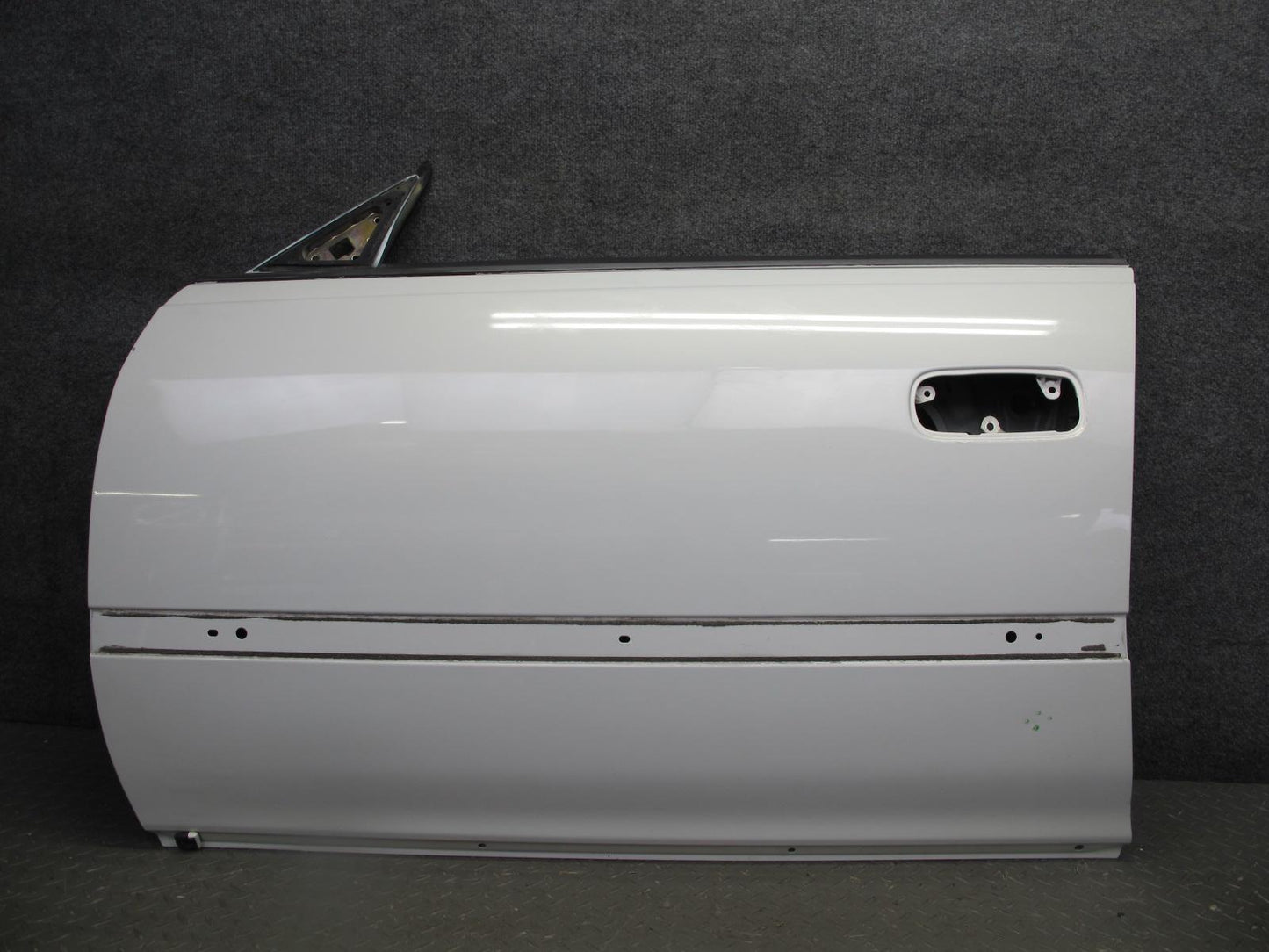 96-00 Toyota MARK2 JZX100 Tourer Front Left Door Shell Panel White Pearl 37k OEM