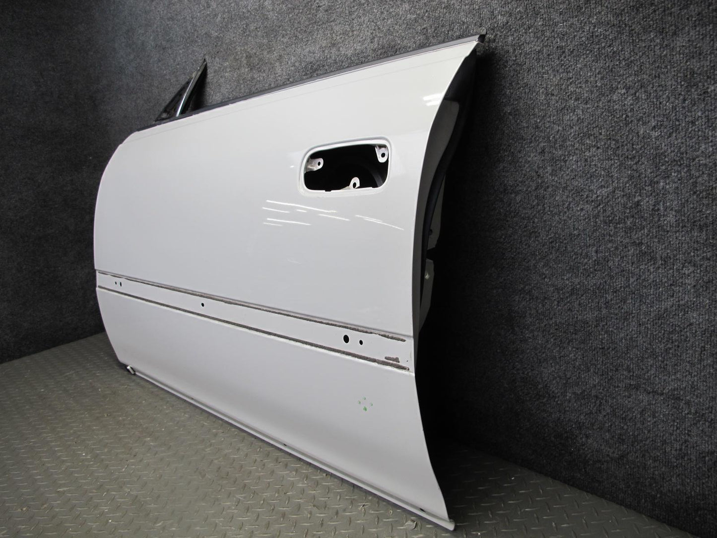 96-00 Toyota MARK2 JZX100 Tourer Front Left Door Shell Panel White Pearl 37k OEM