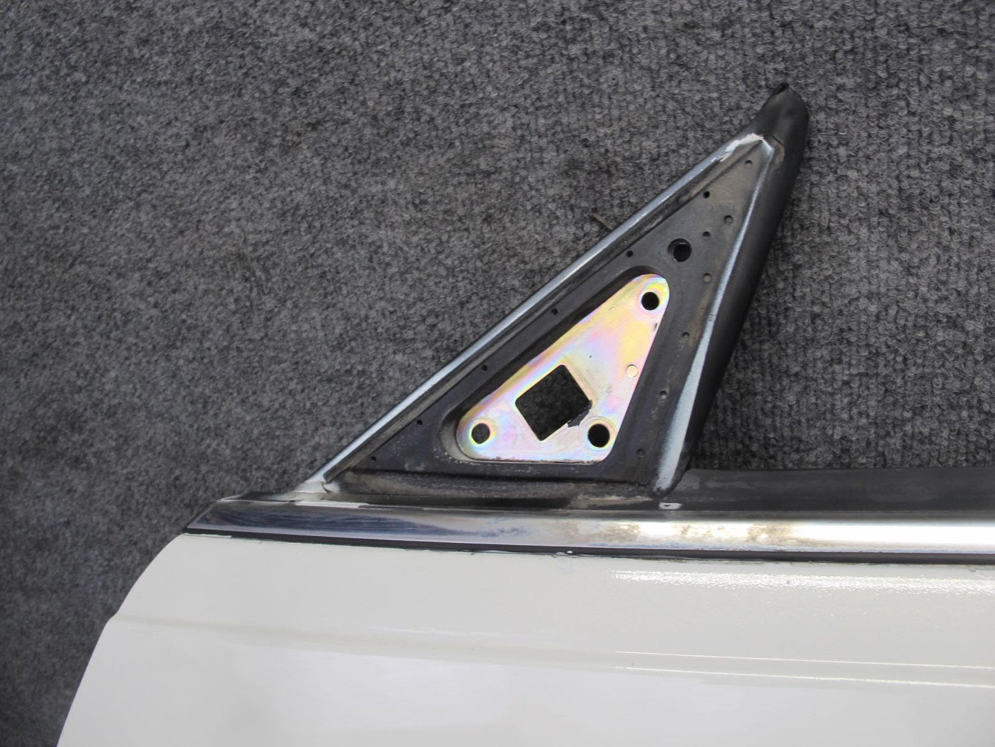 96-00 Toyota MARK2 JZX100 Tourer Front Left Door Shell Panel White Pearl 37k OEM