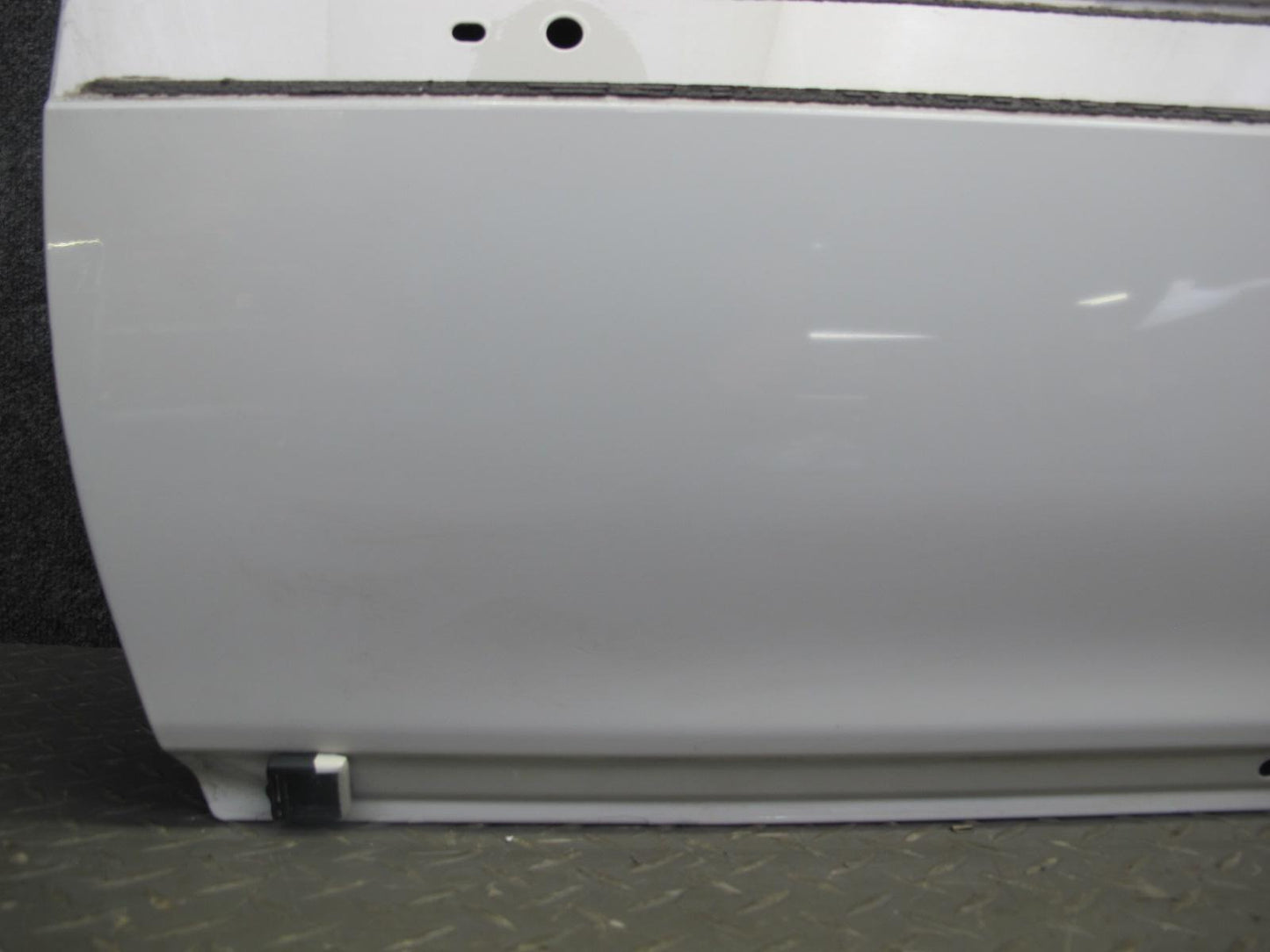 96-00 Toyota MARK2 JZX100 Tourer Front Left Door Shell Panel White Pearl 37k OEM