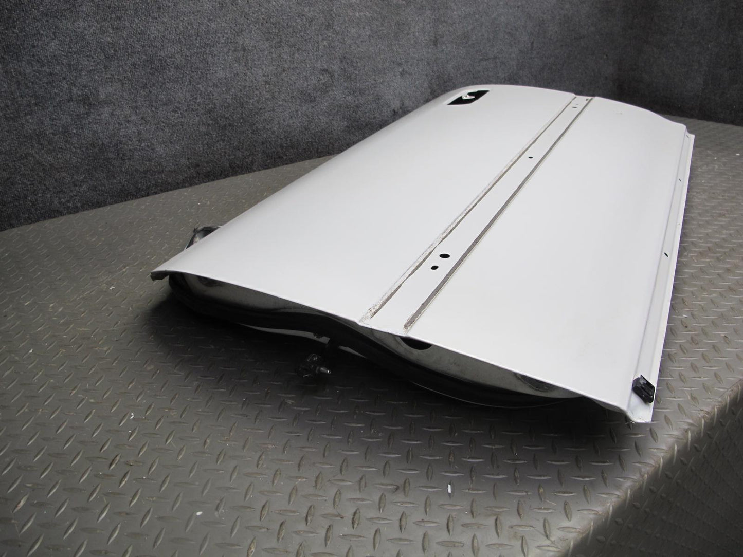 96-00 Toyota MARK2 JZX100 Tourer Front Left Door Shell Panel White Pearl 37k OEM