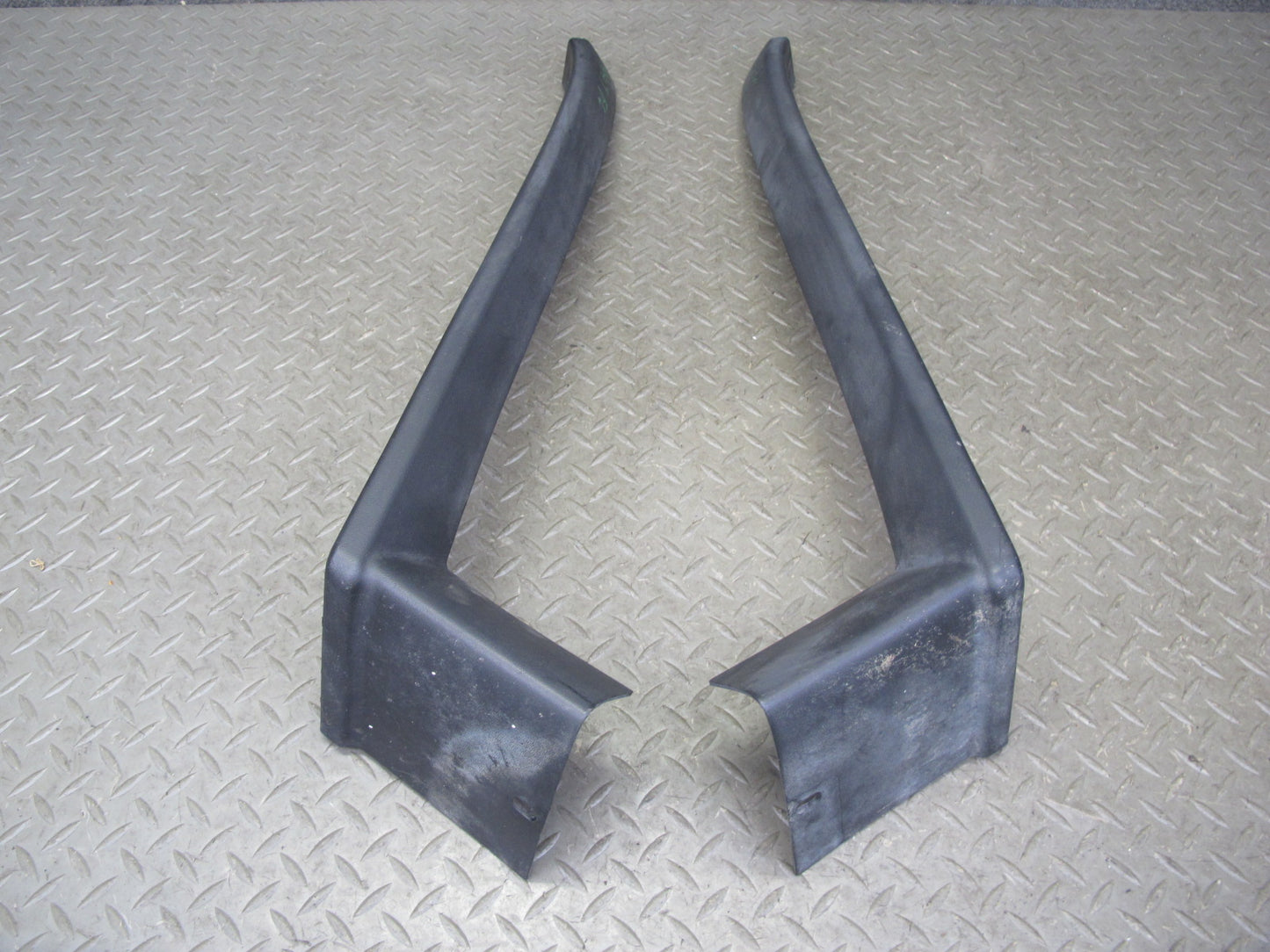 2003-2009 Hummer H2 Front Left & Right Side Fender Flare Wheel Arch Molding Set