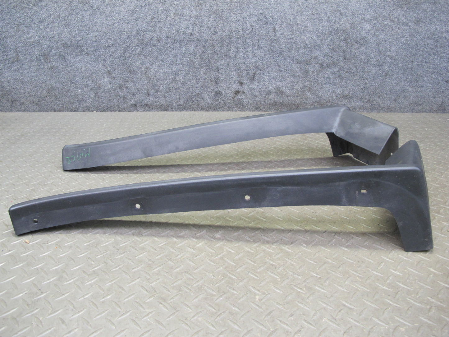 2003-2009 Hummer H2 Front Left & Right Side Fender Flare Wheel Arch Molding Set