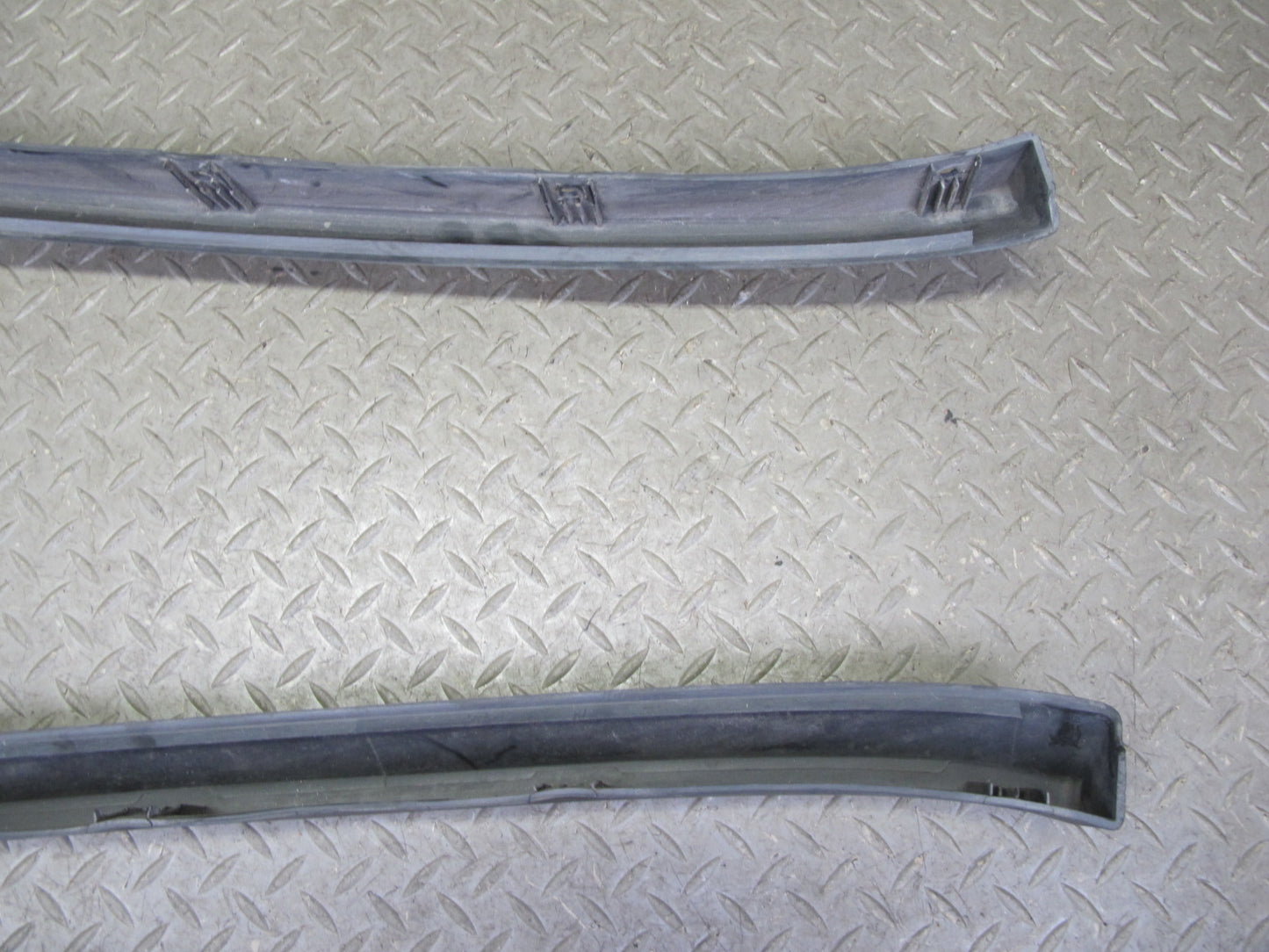 2003-2009 Hummer H2 Front Left & Right Side Fender Flare Wheel Arch Molding Set