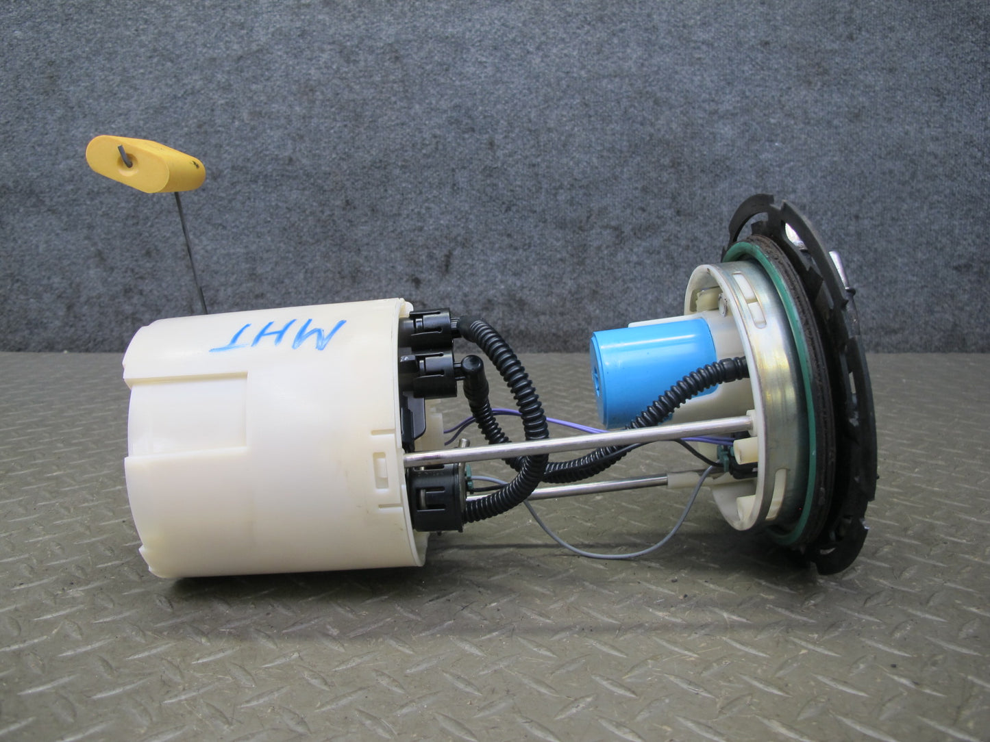 2004 Hummer H2 Fuel Pump Level Sensor Sending Unit Assembly