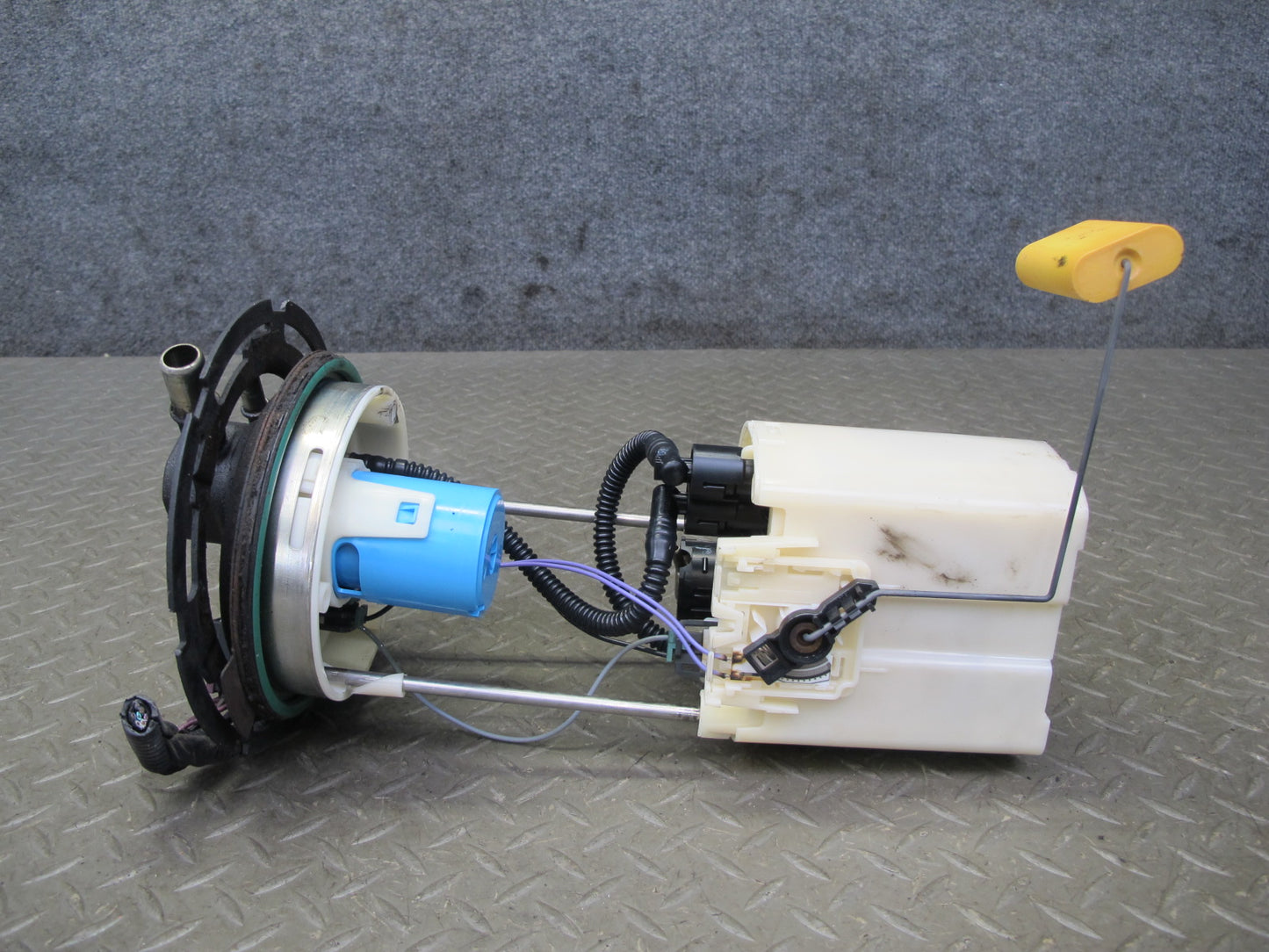 2004 Hummer H2 Fuel Pump Level Sensor Sending Unit Assembly