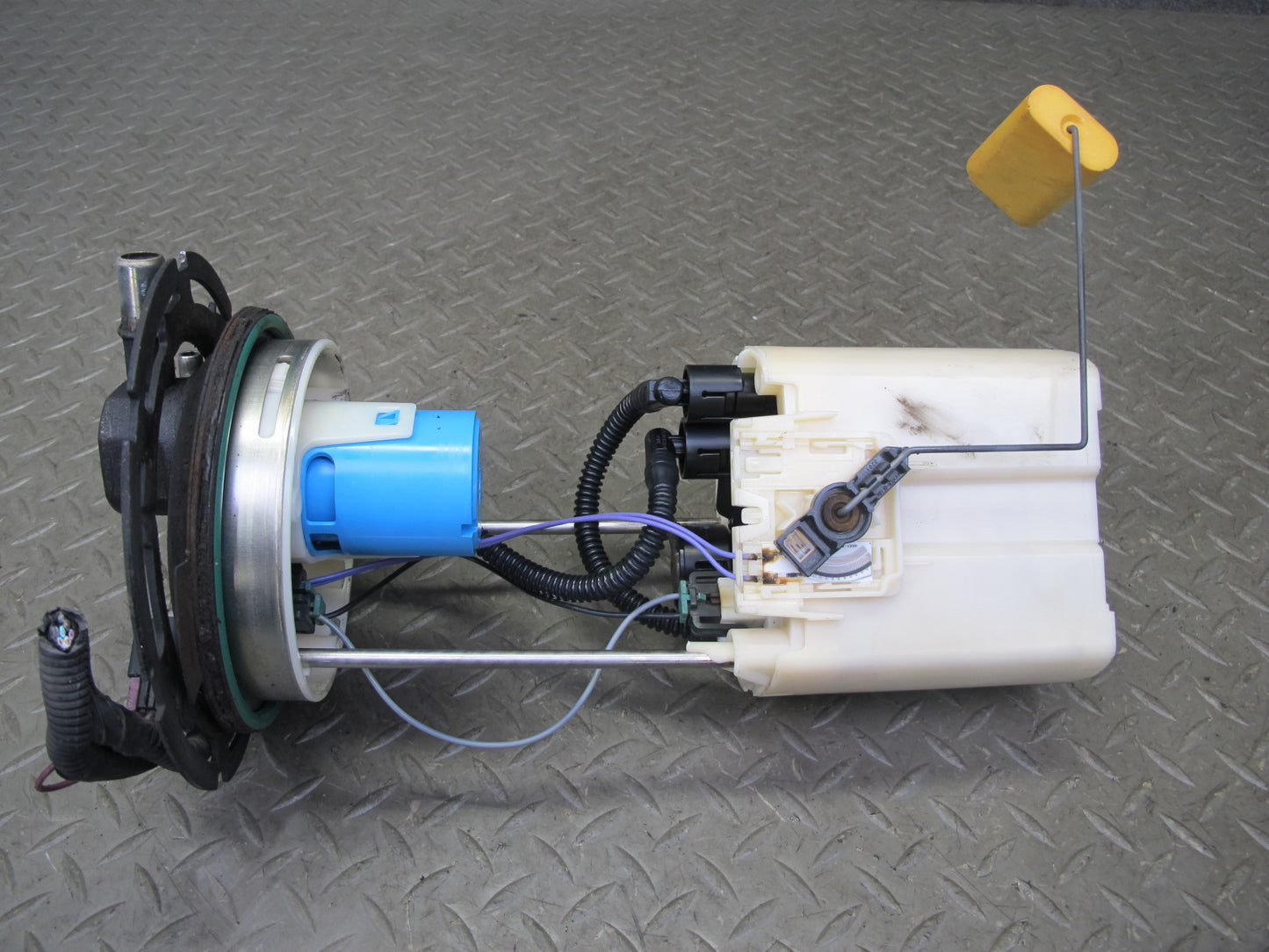 2004 Hummer H2 Fuel Pump Level Sensor Sending Unit Assembly