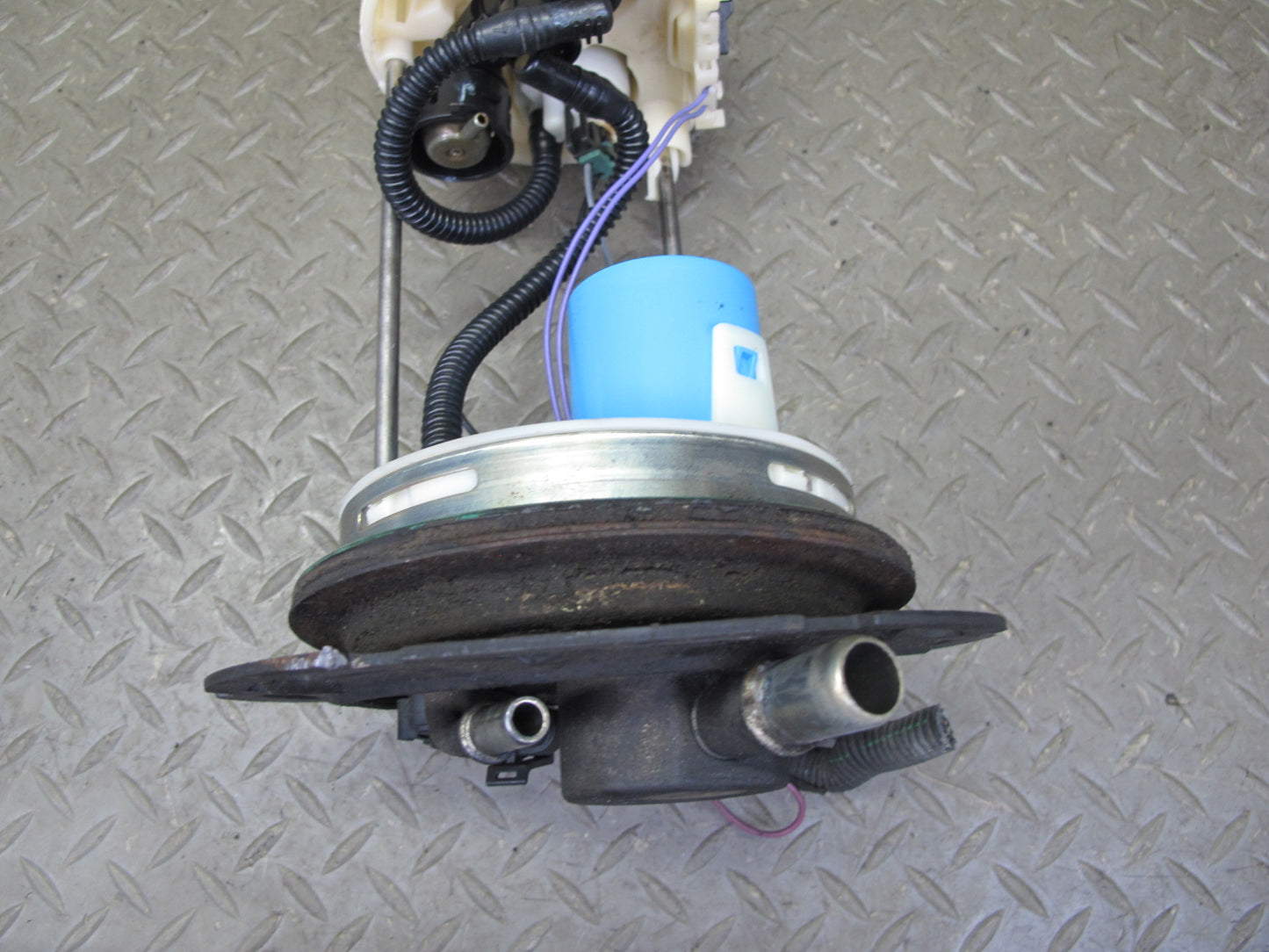 2004 Hummer H2 Fuel Pump Level Sensor Sending Unit Assembly