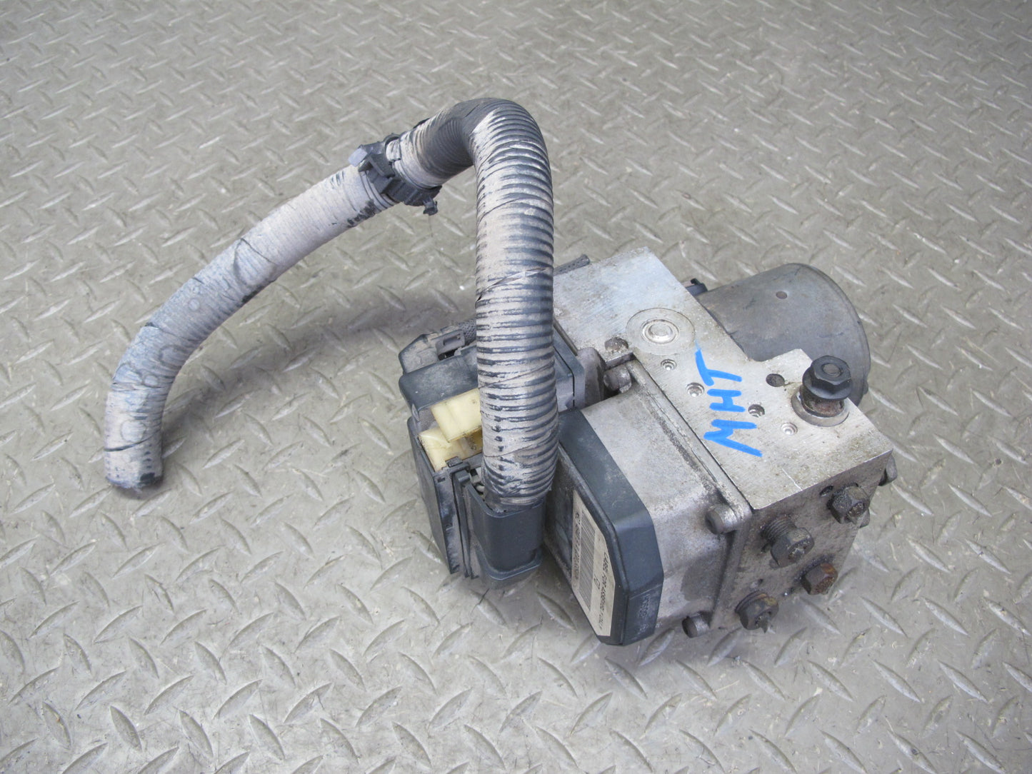 2003-2007 Hummer H2 ABS Anti Lock Brake Actuator Pump Motor Unit Module