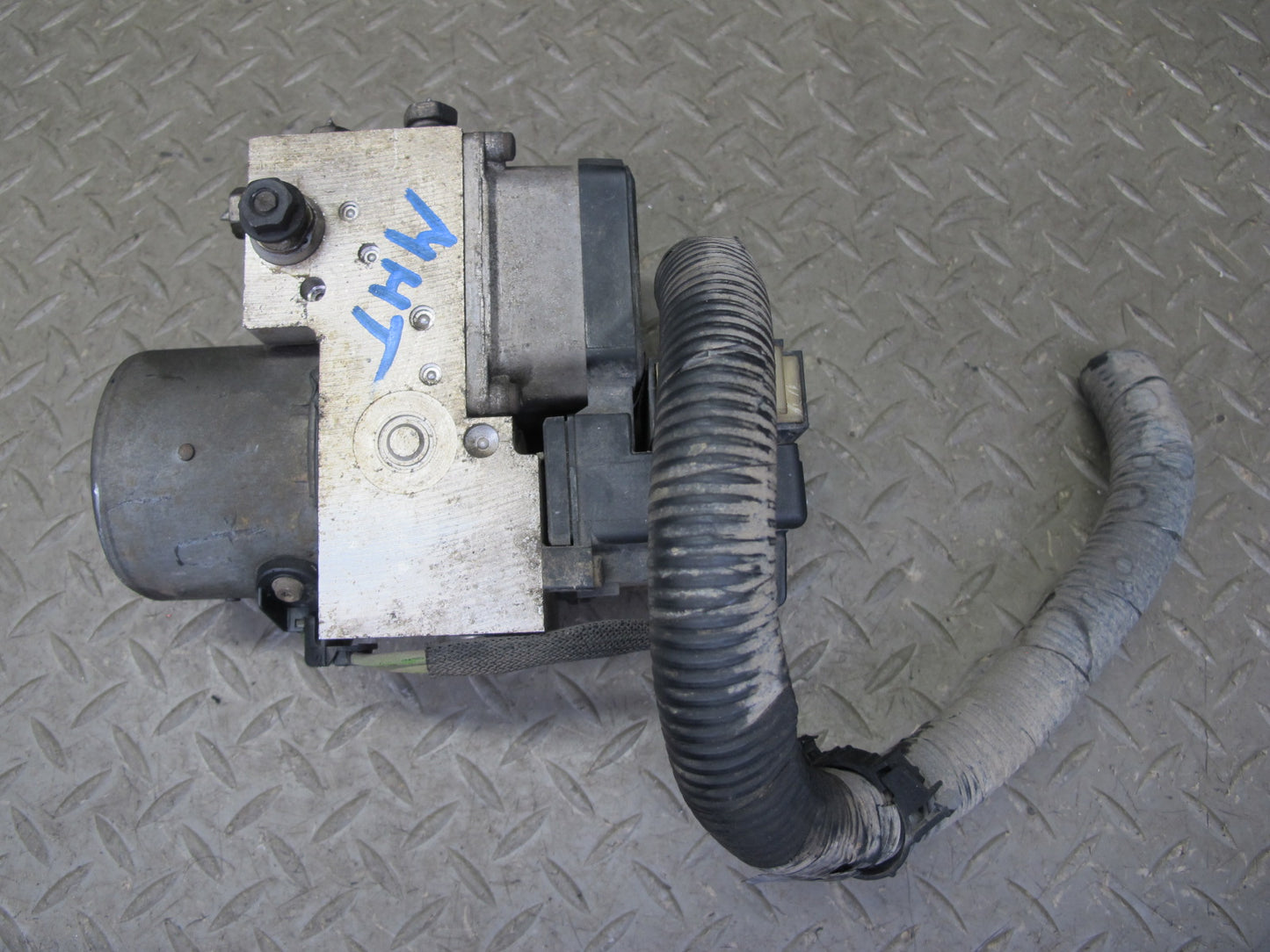 2003-2007 Hummer H2 ABS Anti Lock Brake Actuator Pump Motor Unit Module