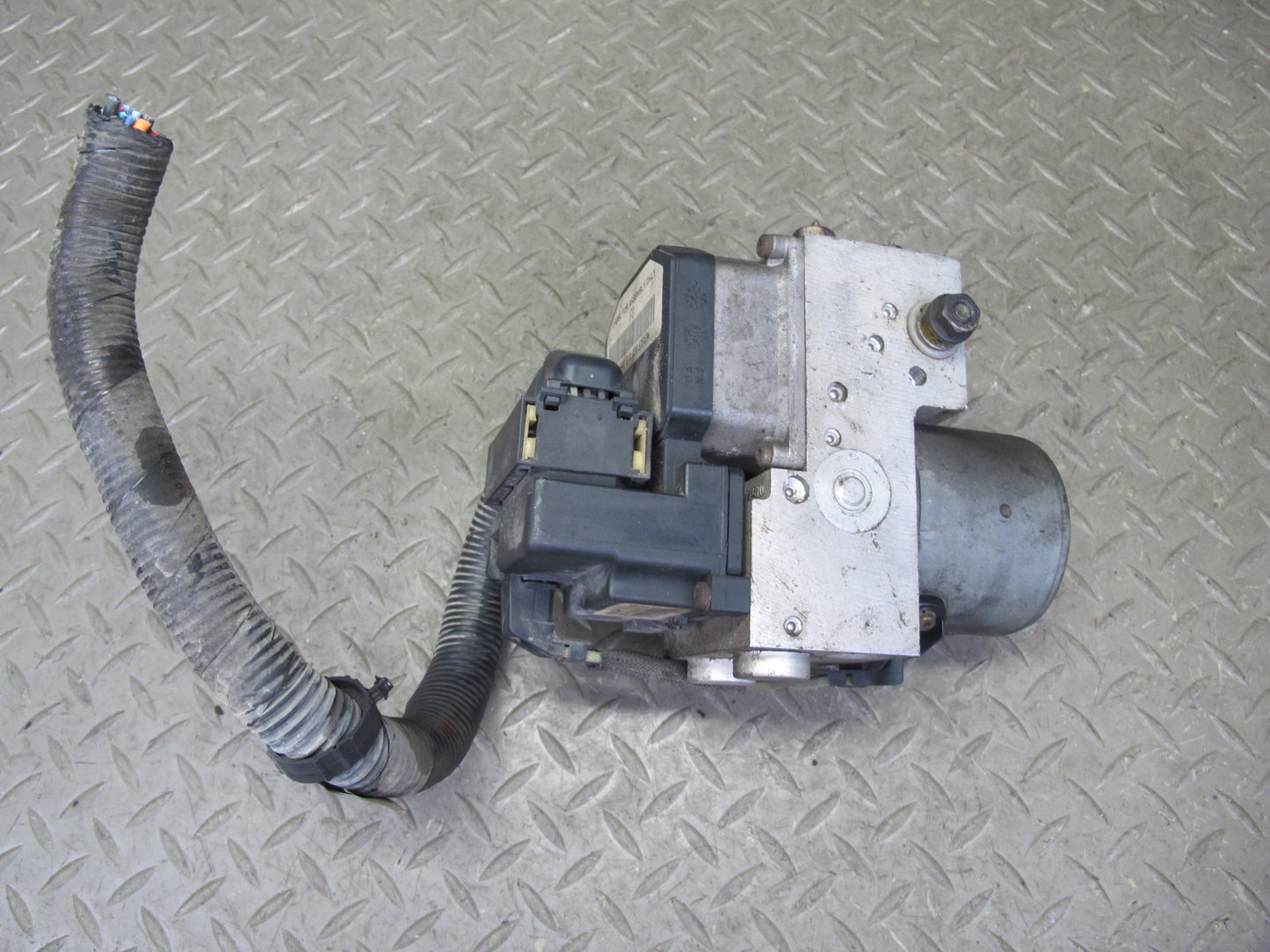 2003-2007 Hummer H2 ABS Anti Lock Brake Actuator Pump Motor Unit Module