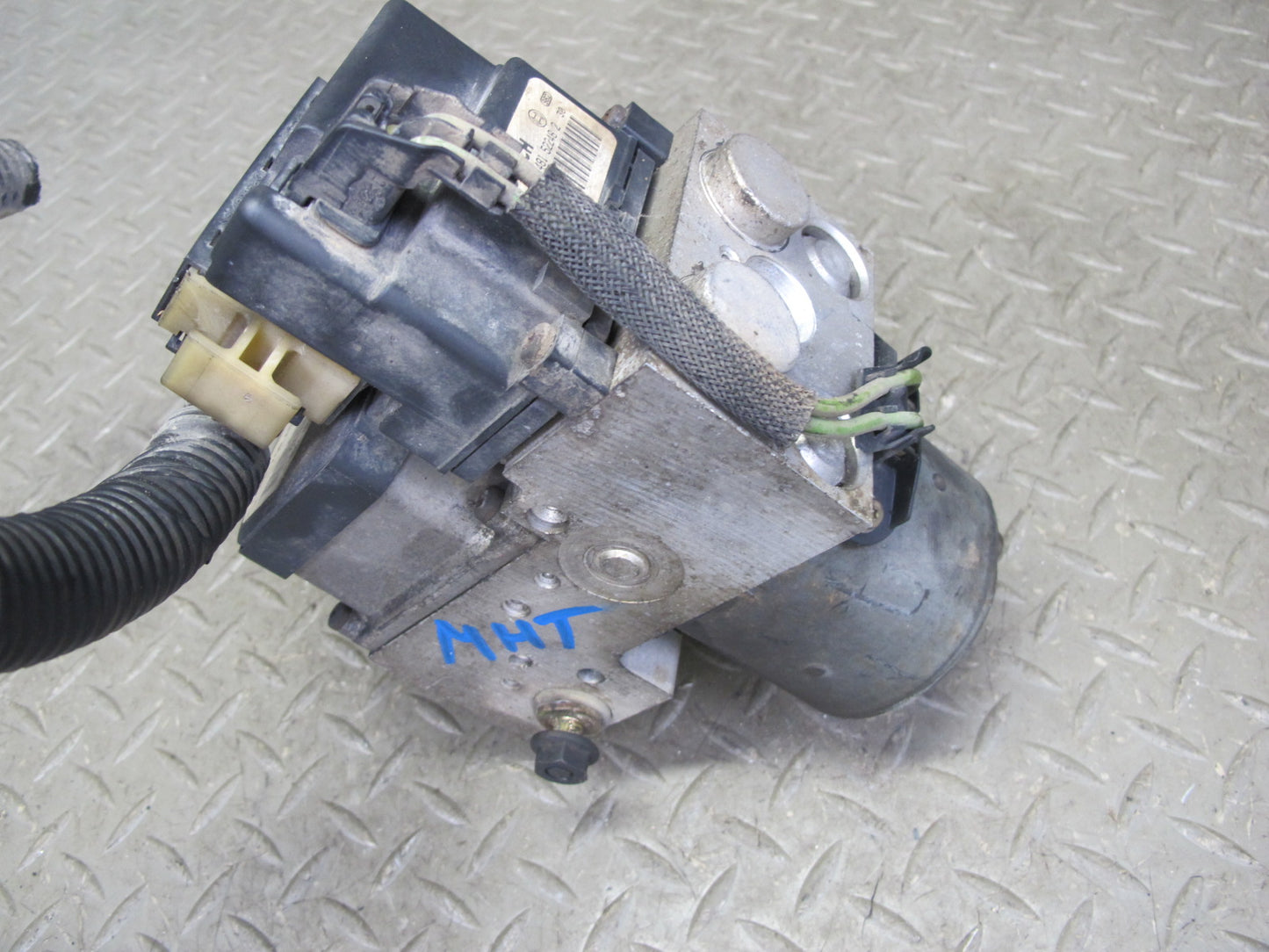 2003-2007 Hummer H2 ABS Anti Lock Brake Actuator Pump Motor Unit Module