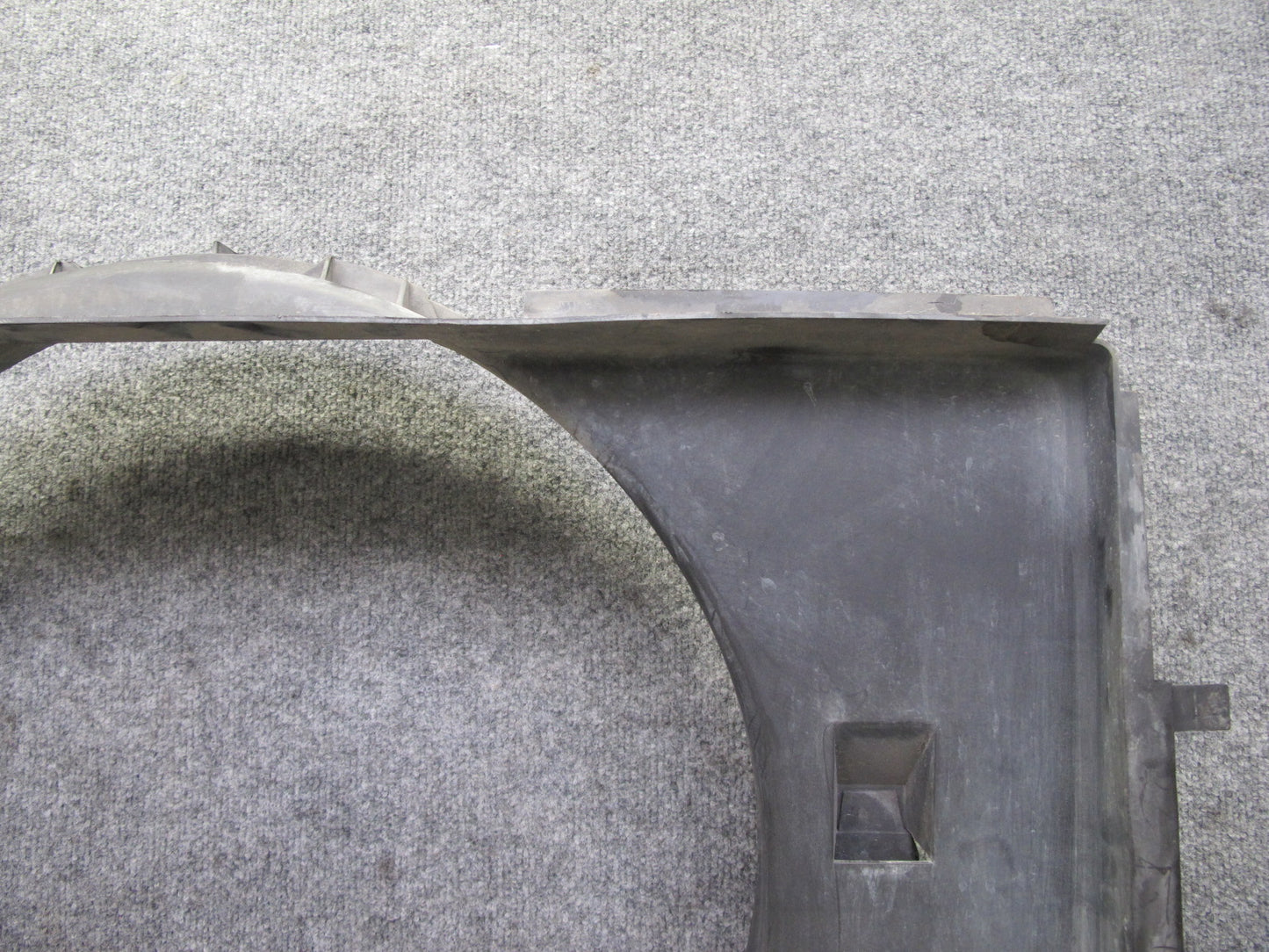 2003-2007 Hummer H2 6.0L Engine Motor Coolant Radiator Fan Shroud