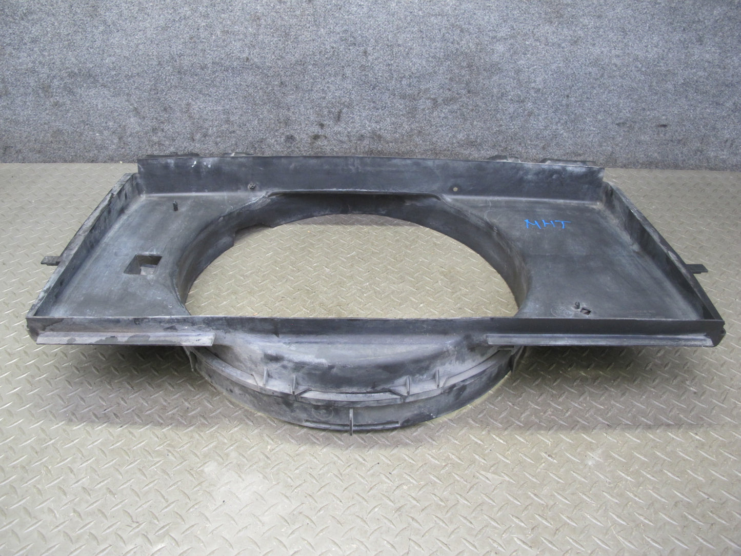 2003-2007 Hummer H2 6.0L Engine Motor Coolant Radiator Fan Shroud