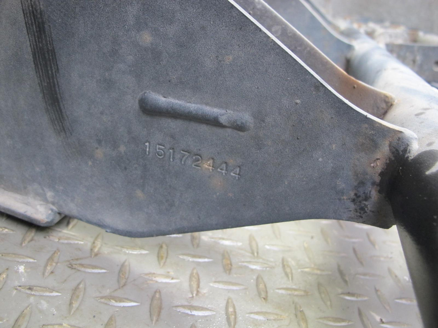 03-09 Hummer H2 Front Left & Right Side Running Board Rocker Guard Shield Set