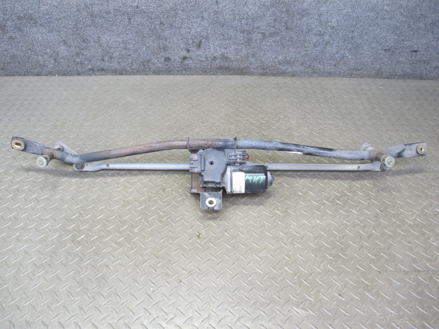 2003-2007 Hummer H2 Windshield Wiper Transmission Linkage W/ Motor
