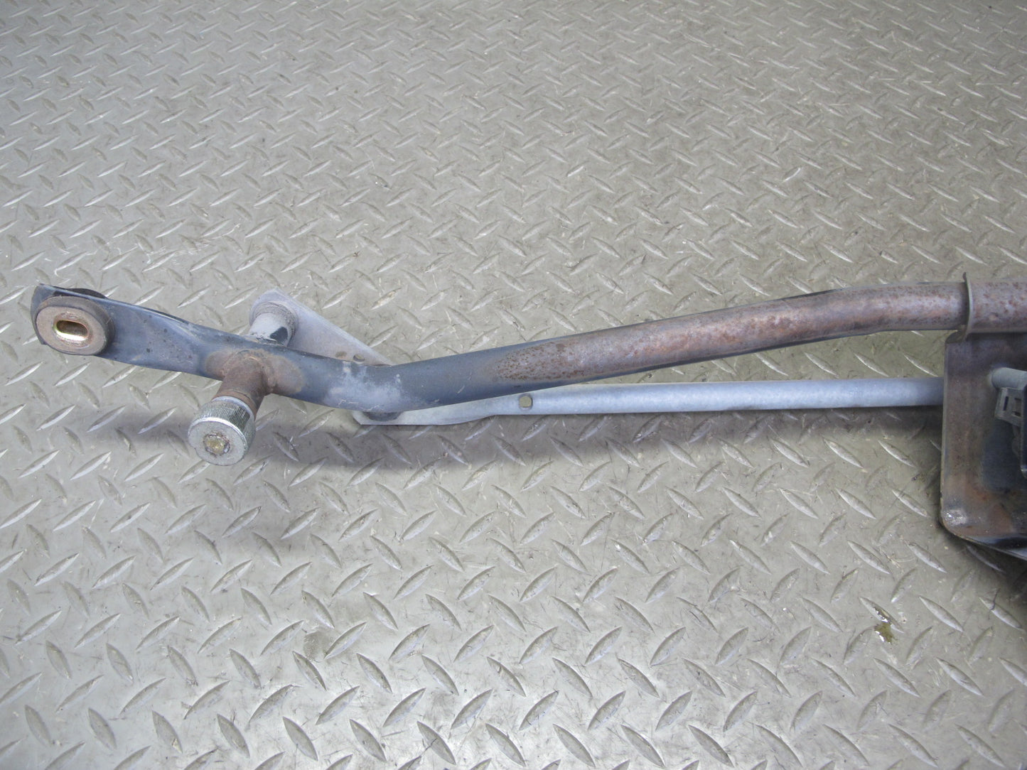 2003-2007 Hummer H2 Windshield Wiper Transmission Linkage W/ Motor