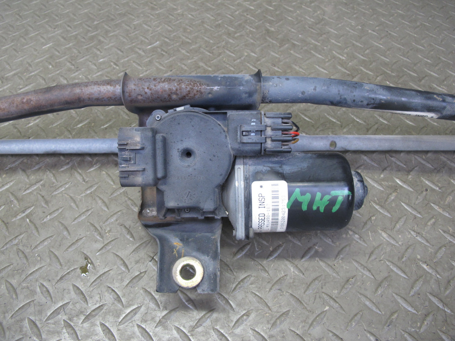 2003-2007 Hummer H2 Windshield Wiper Transmission Linkage W/ Motor