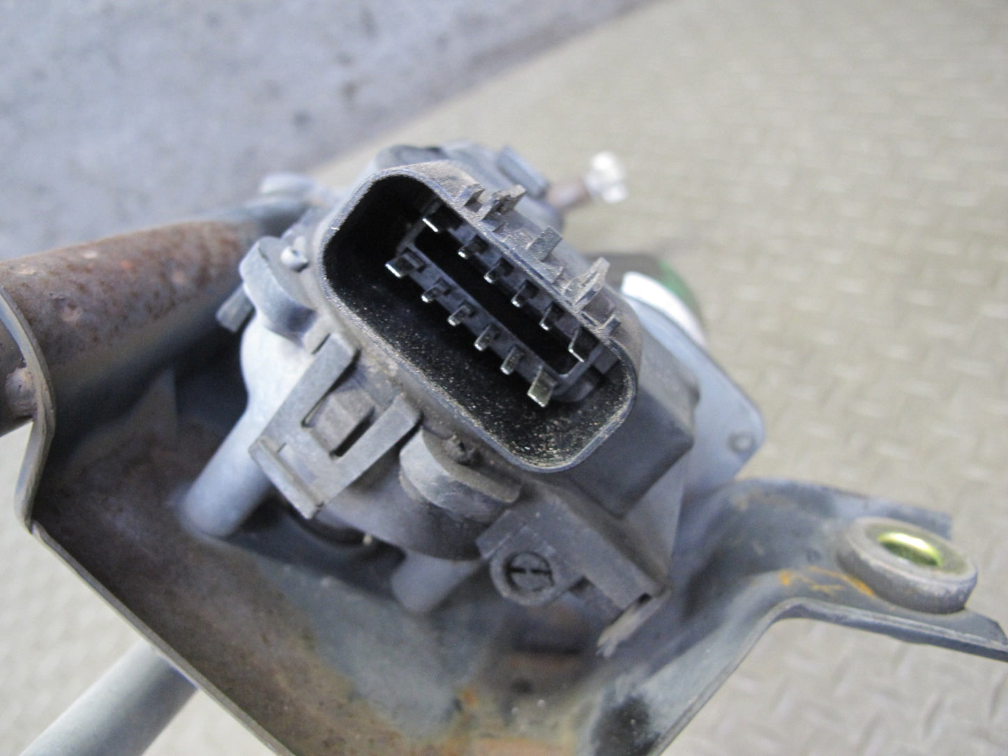 2003-2007 Hummer H2 Windshield Wiper Transmission Linkage W/ Motor