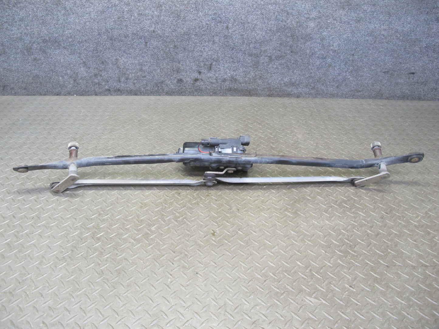 2003-2007 Hummer H2 Windshield Wiper Transmission Linkage W/ Motor