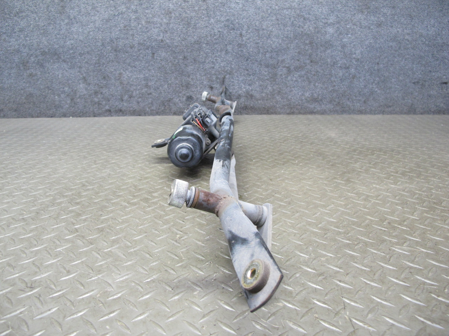 2003-2007 Hummer H2 Windshield Wiper Transmission Linkage W/ Motor