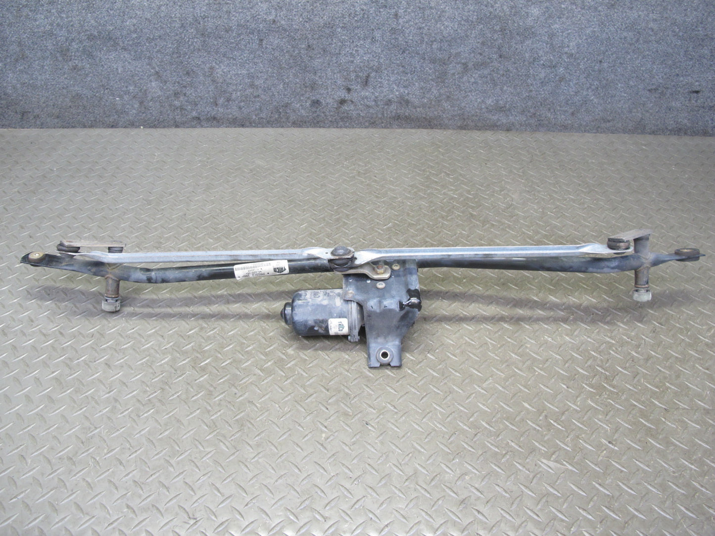2003-2007 Hummer H2 Windshield Wiper Transmission Linkage W/ Motor