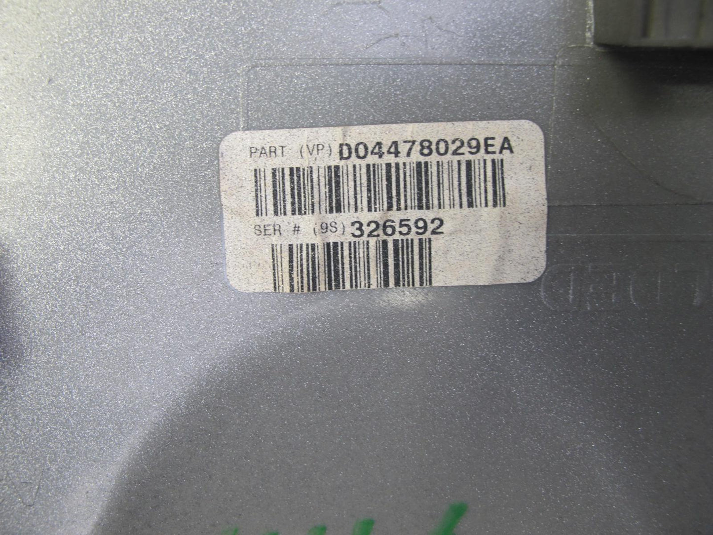 2003-2004 Hummer H2FRONT Dash Center Console Radio Panel Trim Bezel