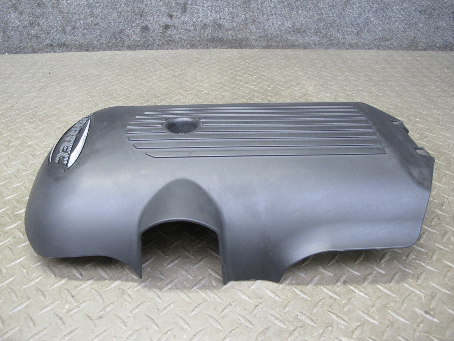 2003-2007 Hummer H2 6.2L V8 Front Engine Motor Shield Plastic Cover Panel Trim